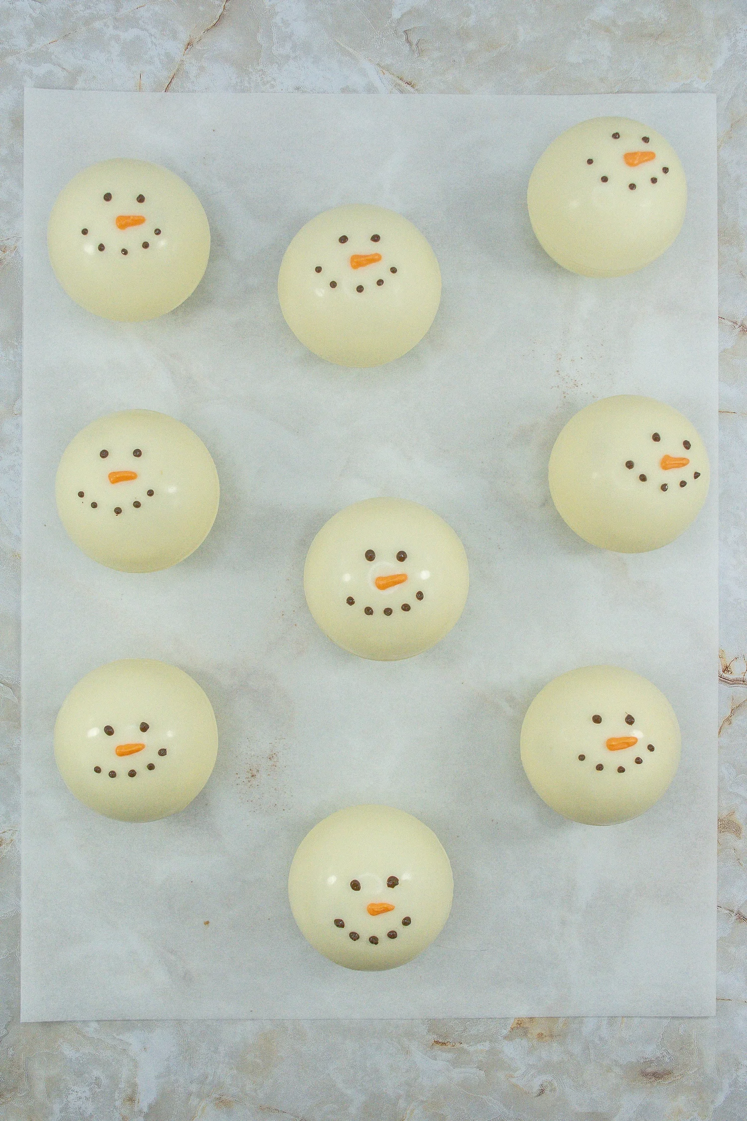 Melting Snowman Hot Chocolate Bombs Easy Winter Recipe — xoxoerinsmith.com