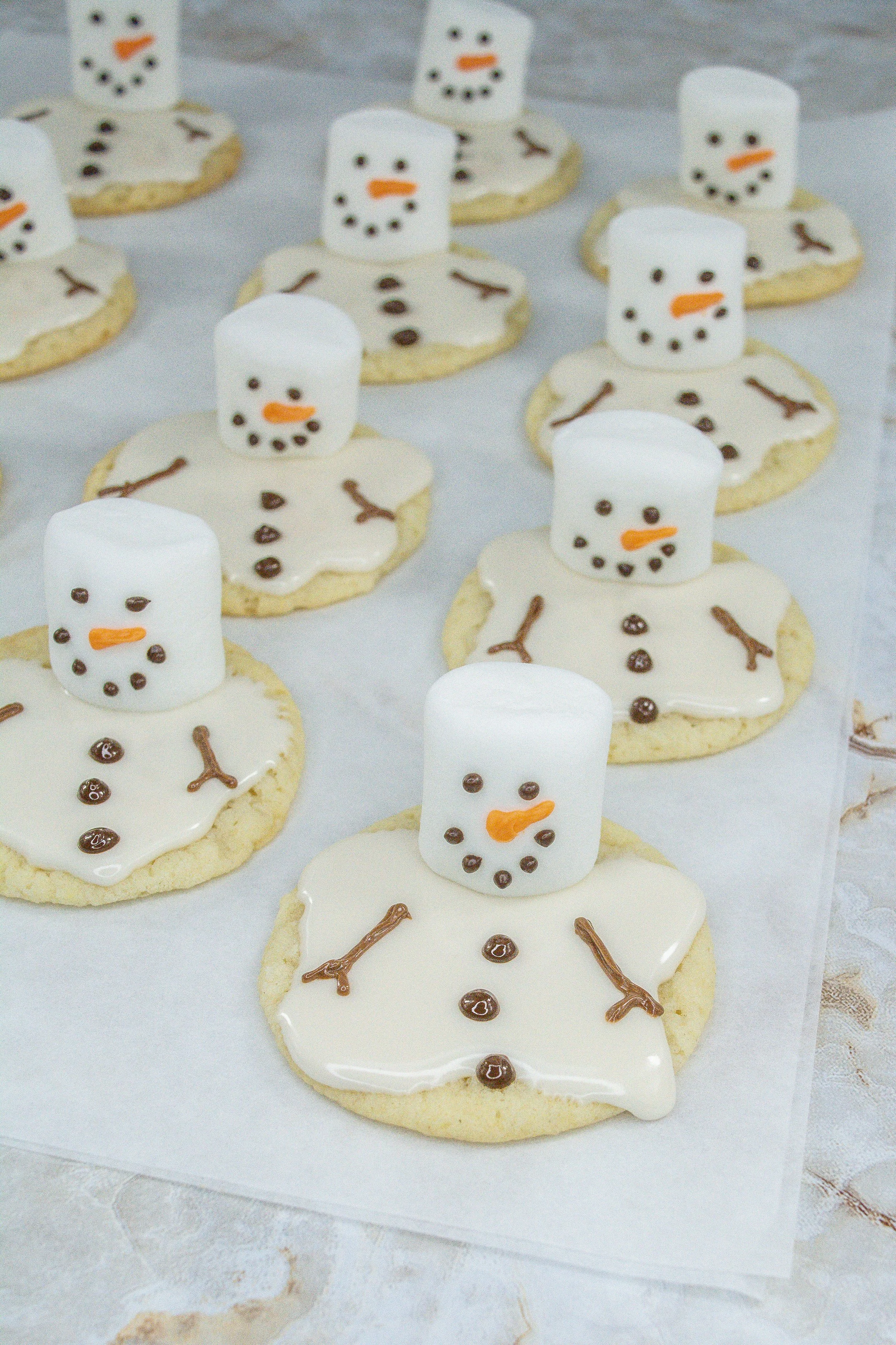 Easy Melted Snowman Sugar Cookies Fun Recipe — xoxoerinsmith.com