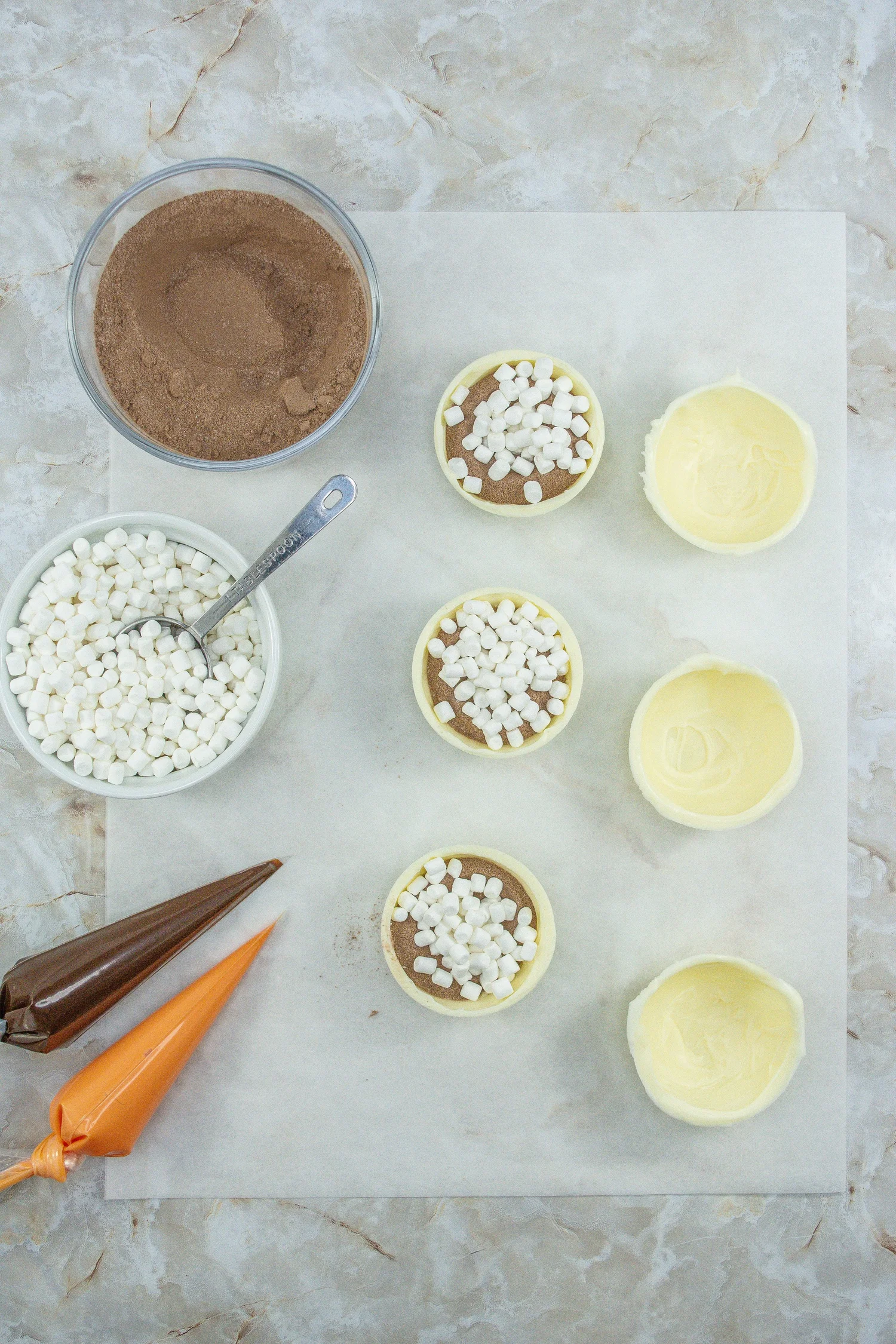 Melting Snowman Hot Chocolate Bombs Easy Winter Recipe — xoxoerinsmith.com