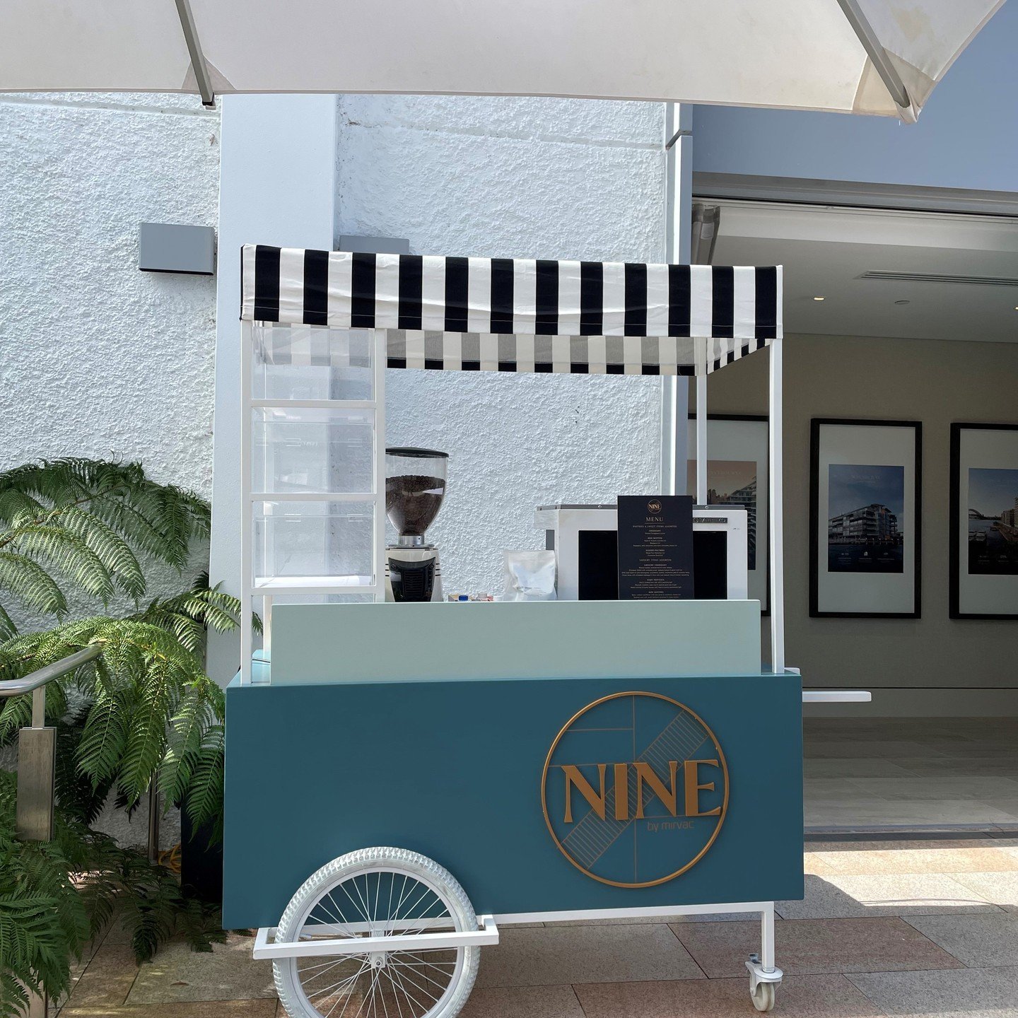 BRAND EXPERIENCES - COFFEE CART &amp; BARISTAS
A staple on the Brand Experience checklist, select from a wide range of coffee carts and custom branding options to create the perfect fit for your brand. Serving superior blends of coffee with beans sel