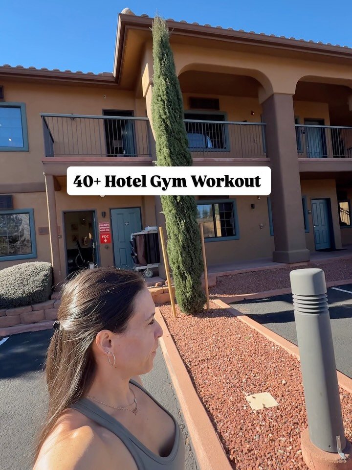 ✈️ If you travel a lot and you&rsquo;ve seen this cable machine, but never know how to use it this workouts for you! 

Comment TRAVEL and I&rsquo;ll send the sets and reps I did right to your inbox! 🫱🏻&zwj;🫲🏼

▫️Wide grip pull down
▫️To the face
