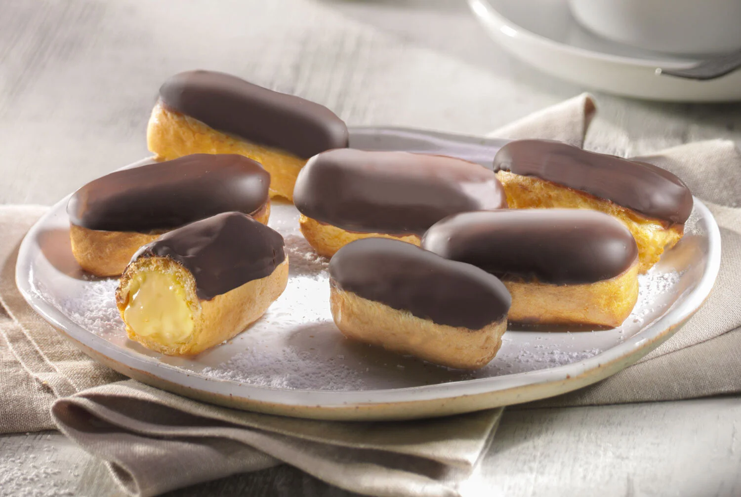 Foodstyling_Mini_Eclairs.jpg