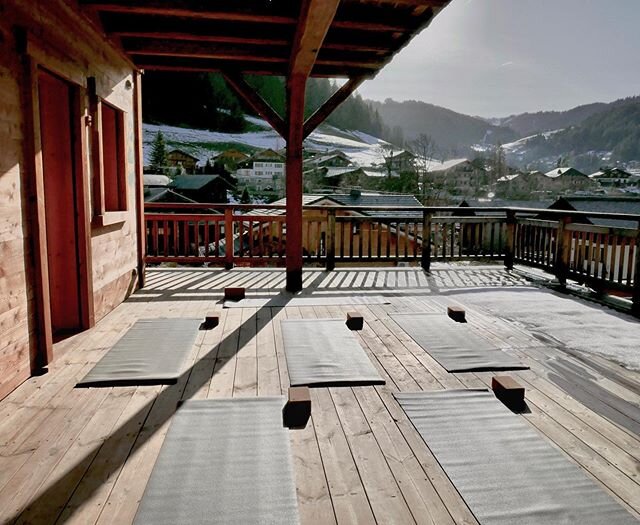 Looking for an alternative to the slopes during your stay in Morzine? Or have guests at your chalet looking for &lsquo;something else to do&rsquo;, especially when the weather isn&rsquo;t great?
.
Private and Group Yoga Sessions available around Morz