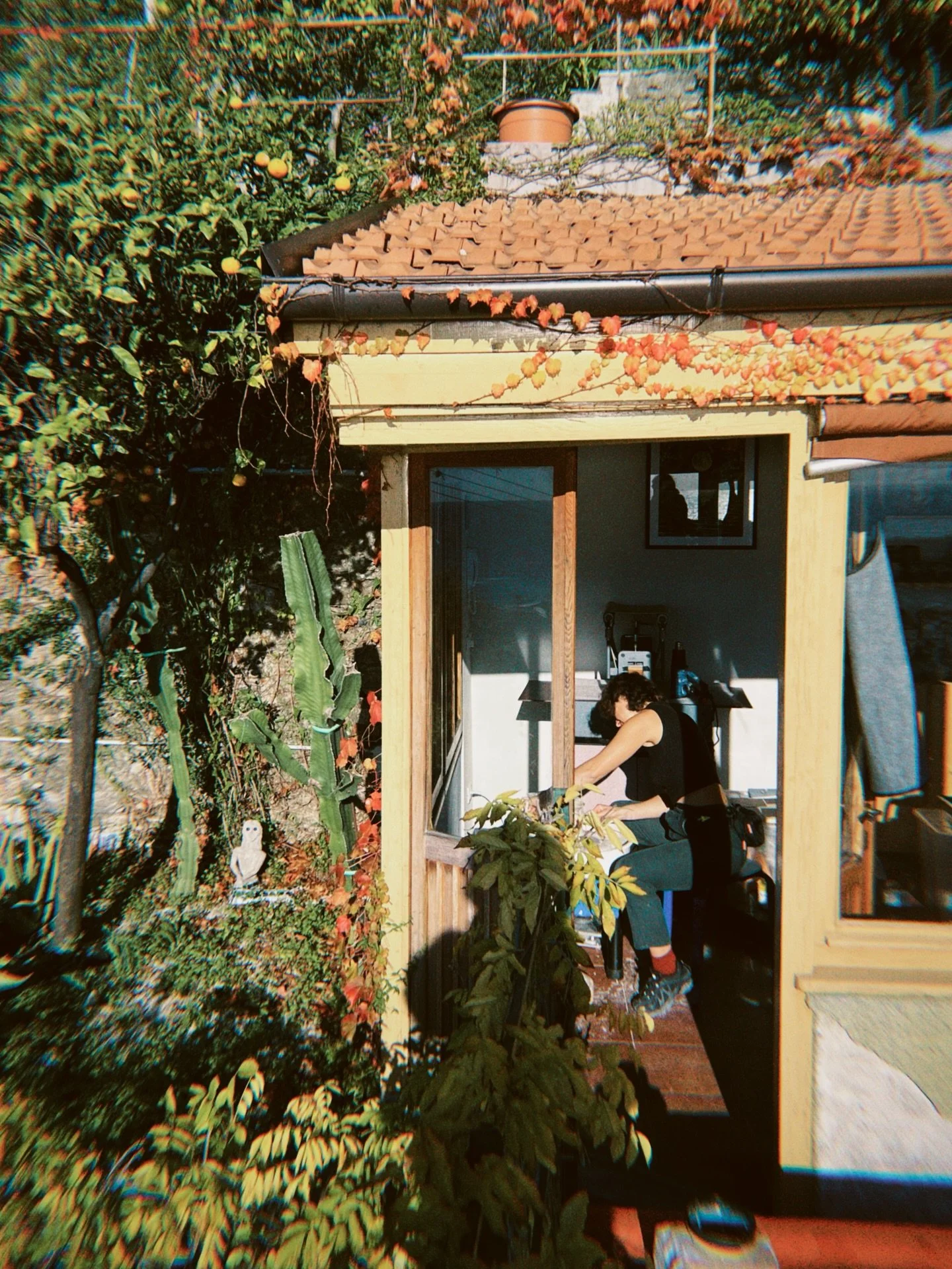 @cinimati 🍊

#wheelthrowing #contemporaryceramics #pottery #studiopottery #artresidency