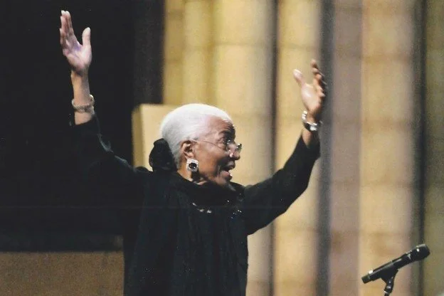 Bettye conducting.jpg