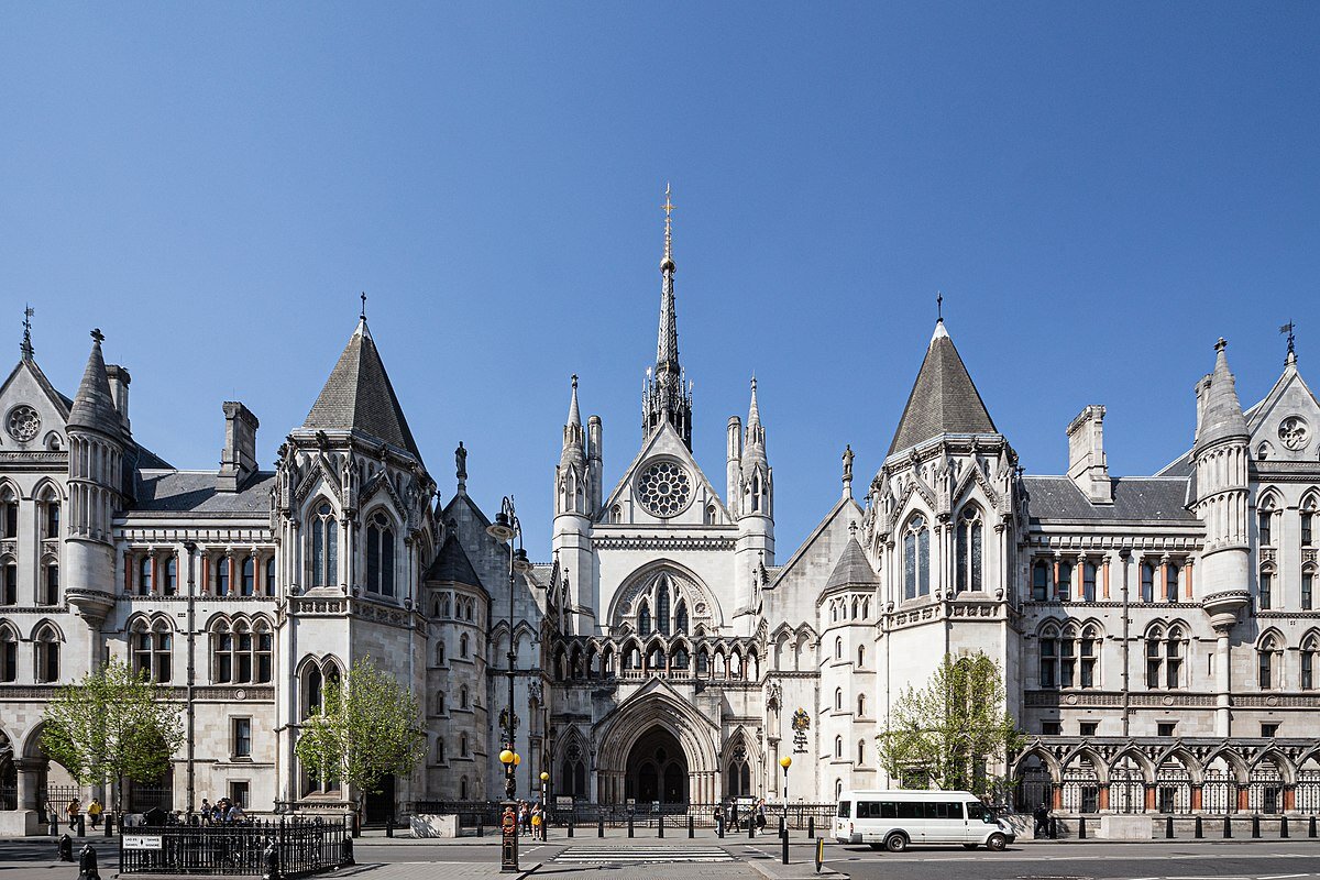 1200px-Royal_Courts_of_Justice_2019.jpg