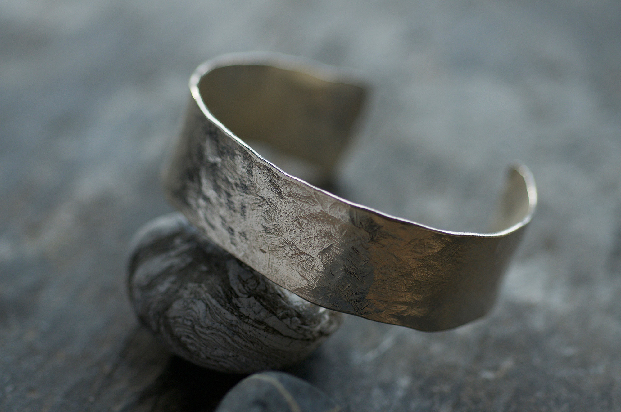 MONOLITH WIDE SILVER CUFF
