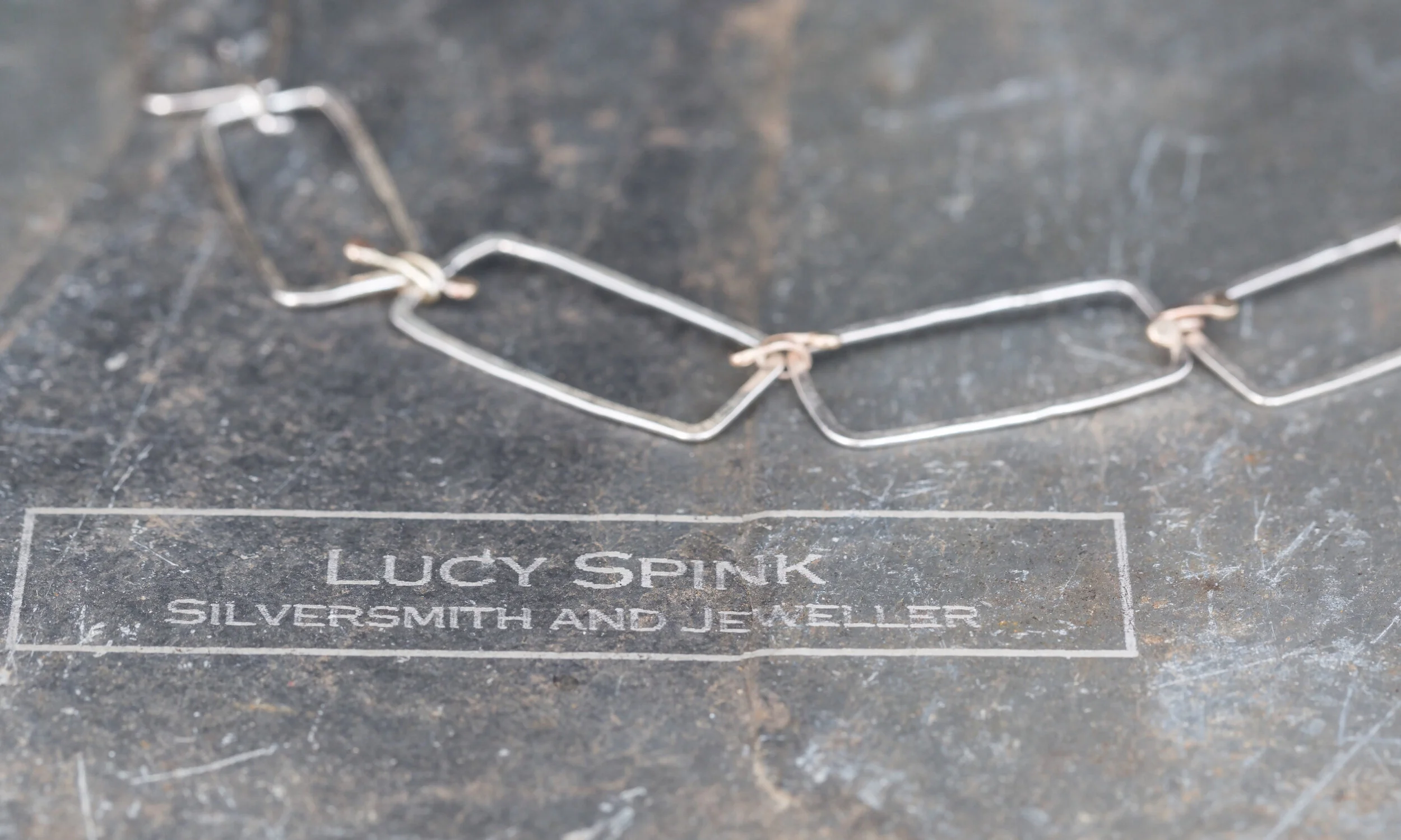 SYNTHESIS TWIST DETAIL NECKLACE