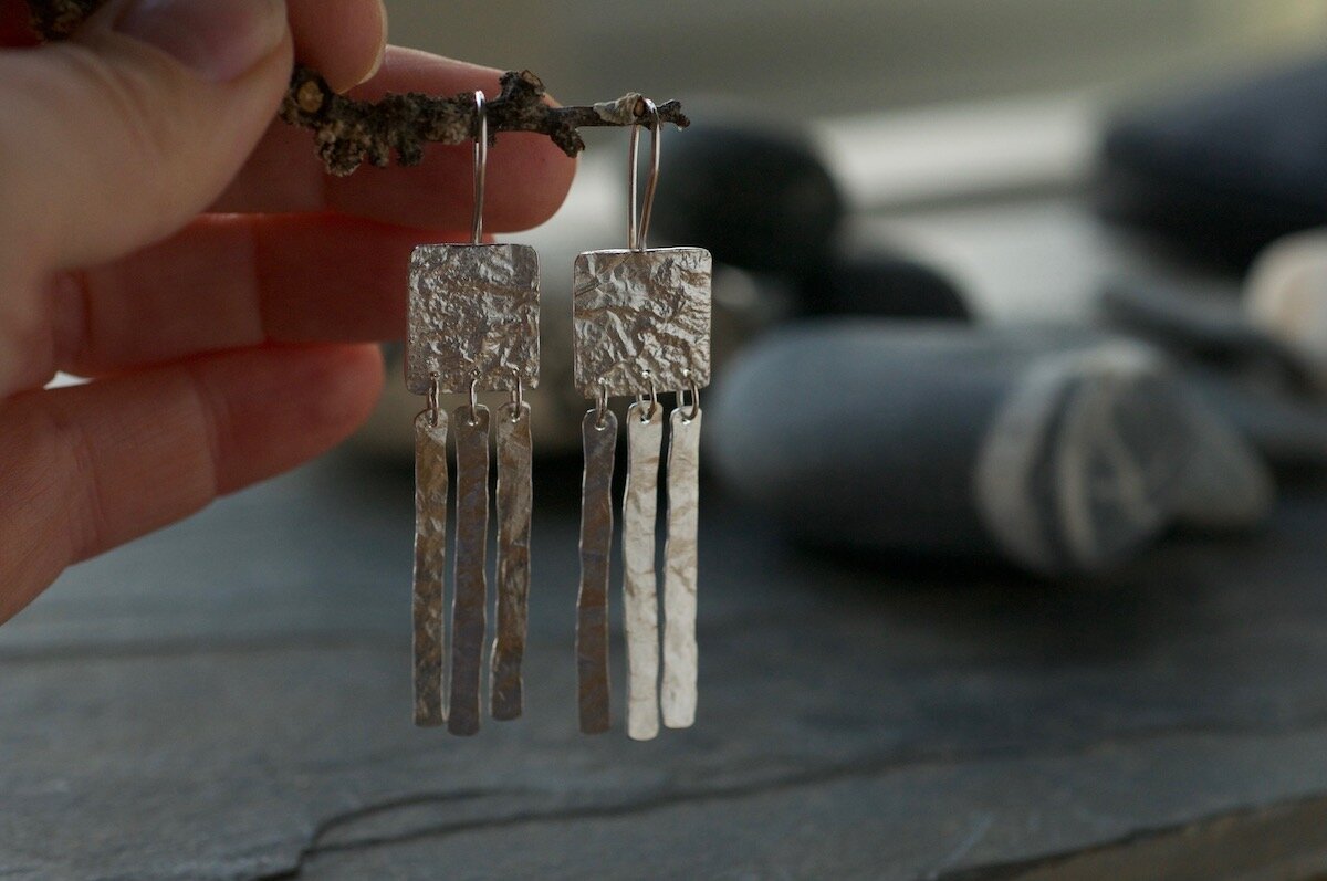 ELEGANT CHANDELIER EARRINGS INSPIRED BY MONOLITH STANDING STONES