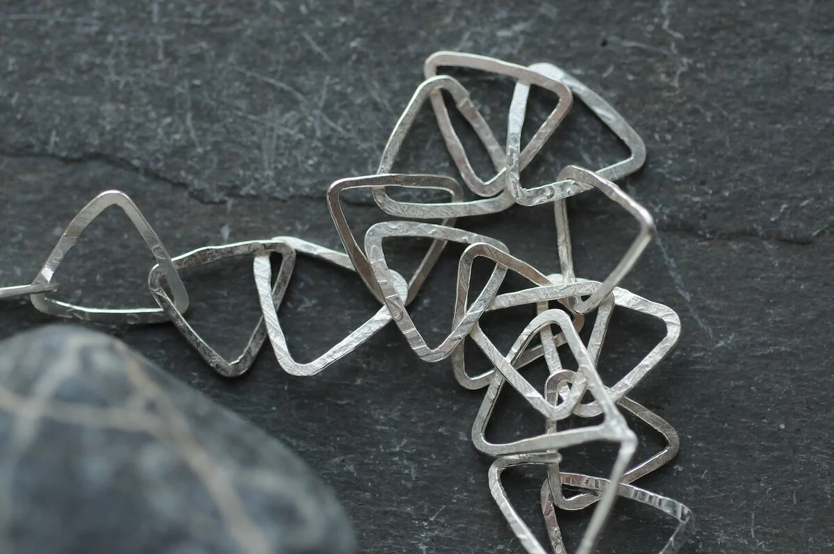 Triangle silver link necklace