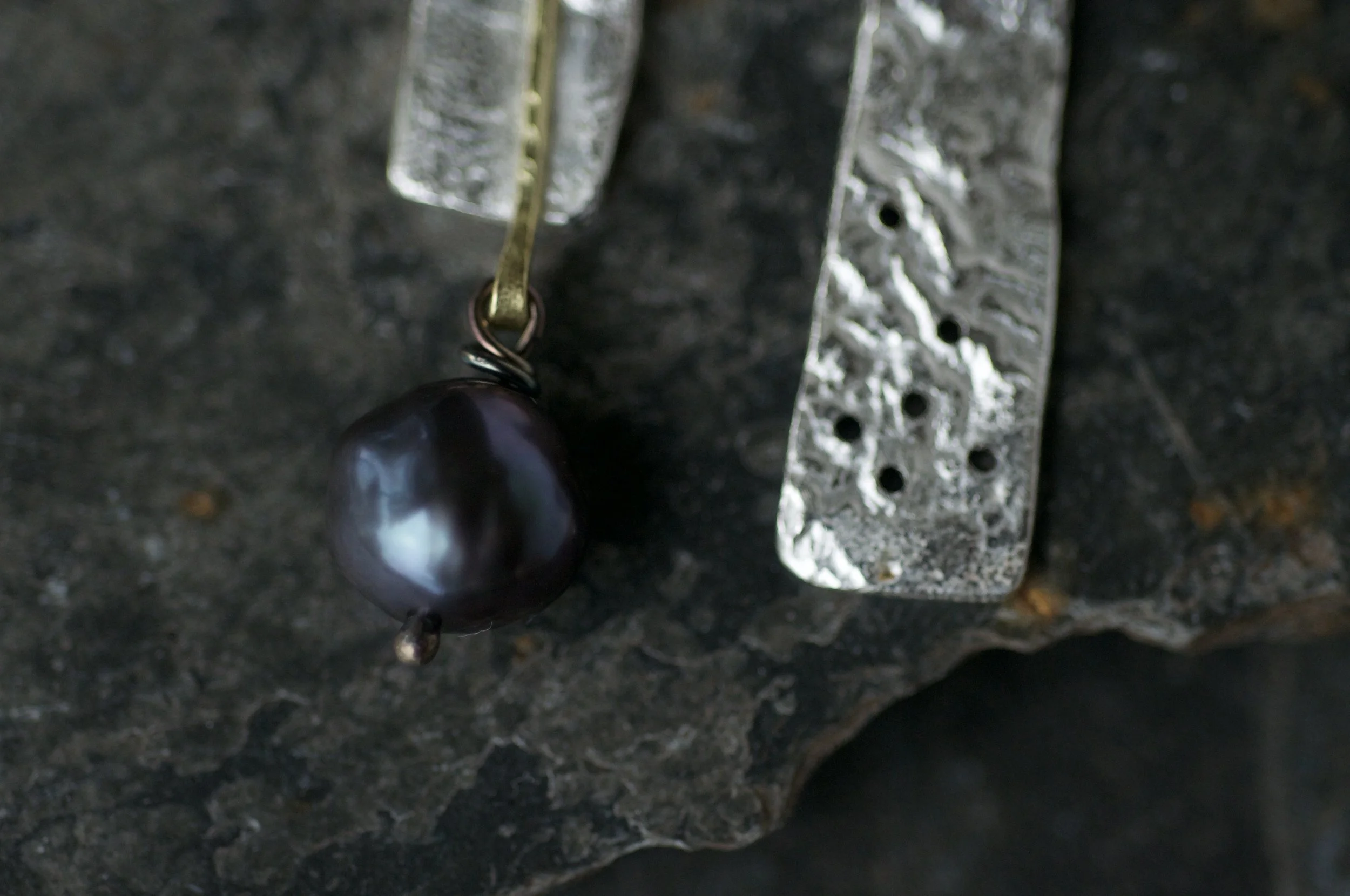 Mis-matched silver and Tahitian Pearl earrings