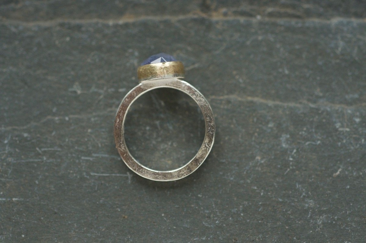 9ct gold and silver tanzanite ring side view.jpg