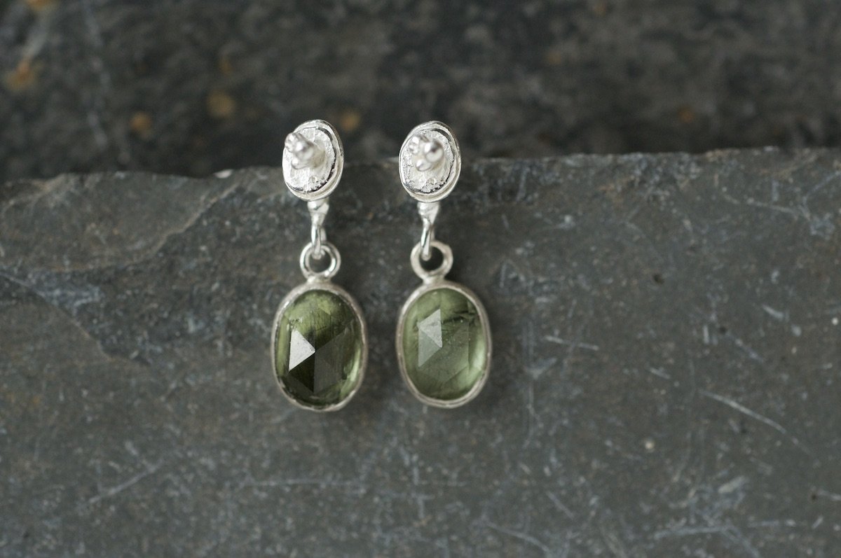 Mini lichen cluster earrings with peridot