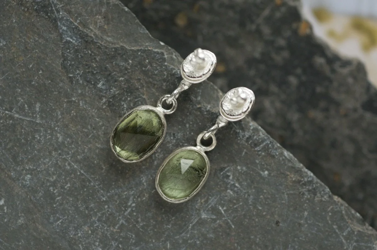 Mini lichen cluster earrings with peridot