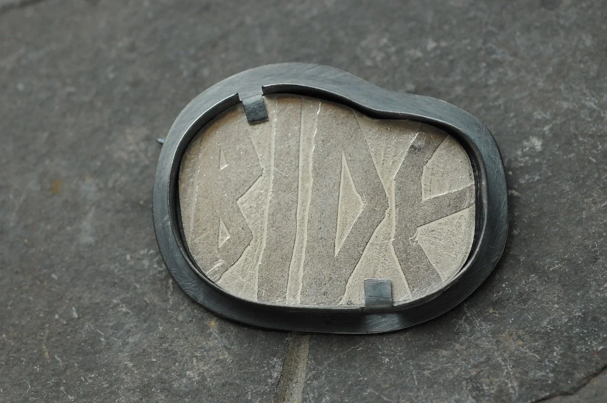 Bide brooch 2.jpg