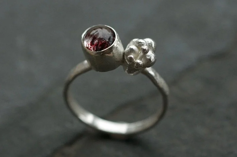 Lepidocrocite ring with lichen details