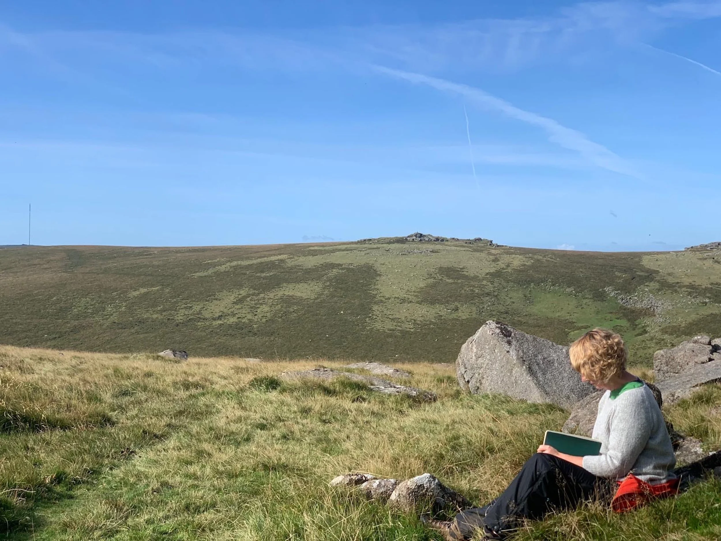 Lucy Spink sketching on Dartmoor.JPG
