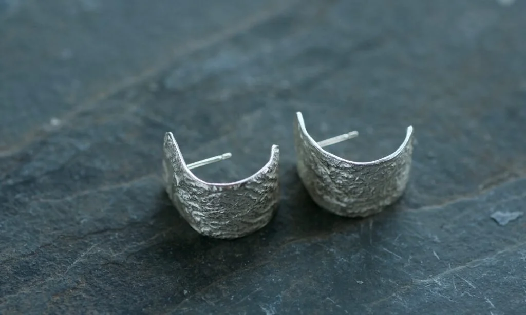 Wide textured hoops