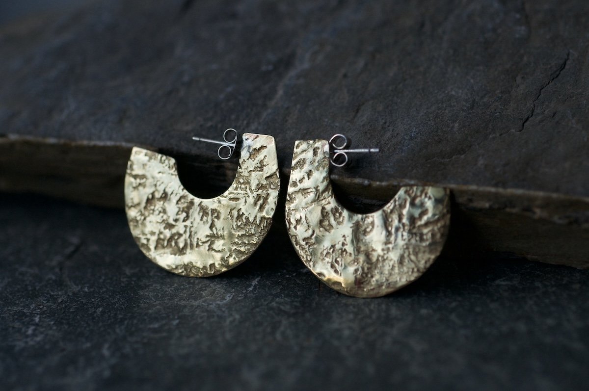 Granite brass hoops
