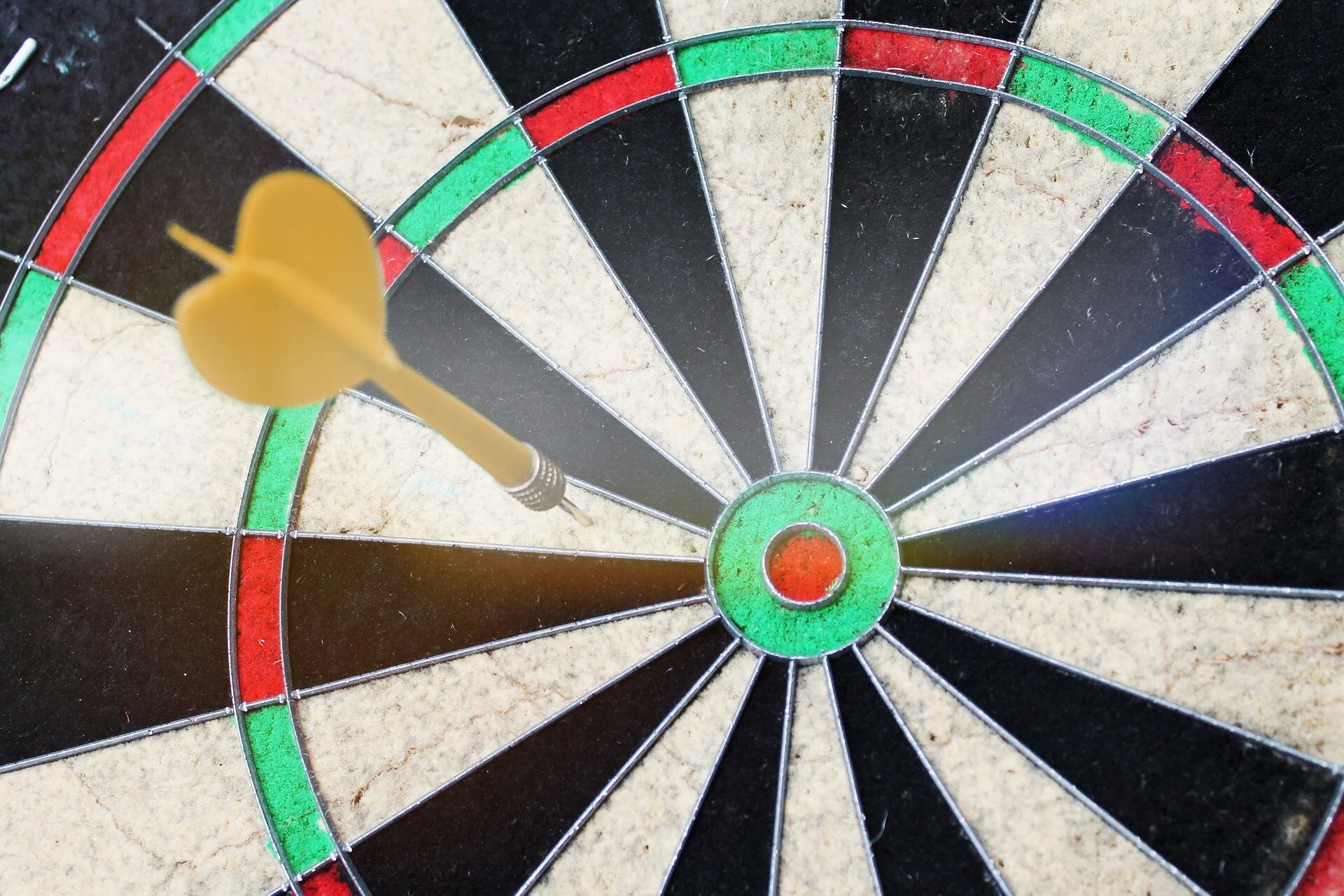 dartboard-5518056_1920.jpg