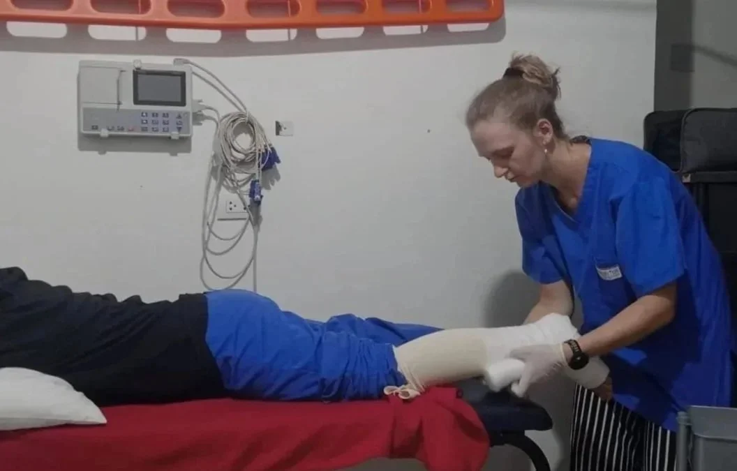 Bandaging a leg.jpg