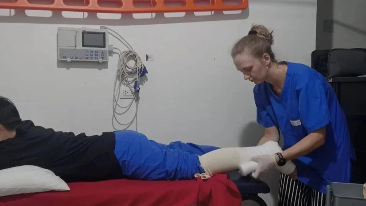 Bandaging a leg.jpg