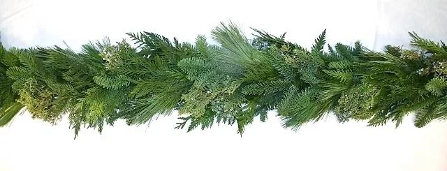 Deluxe Mixed Garland.jpg