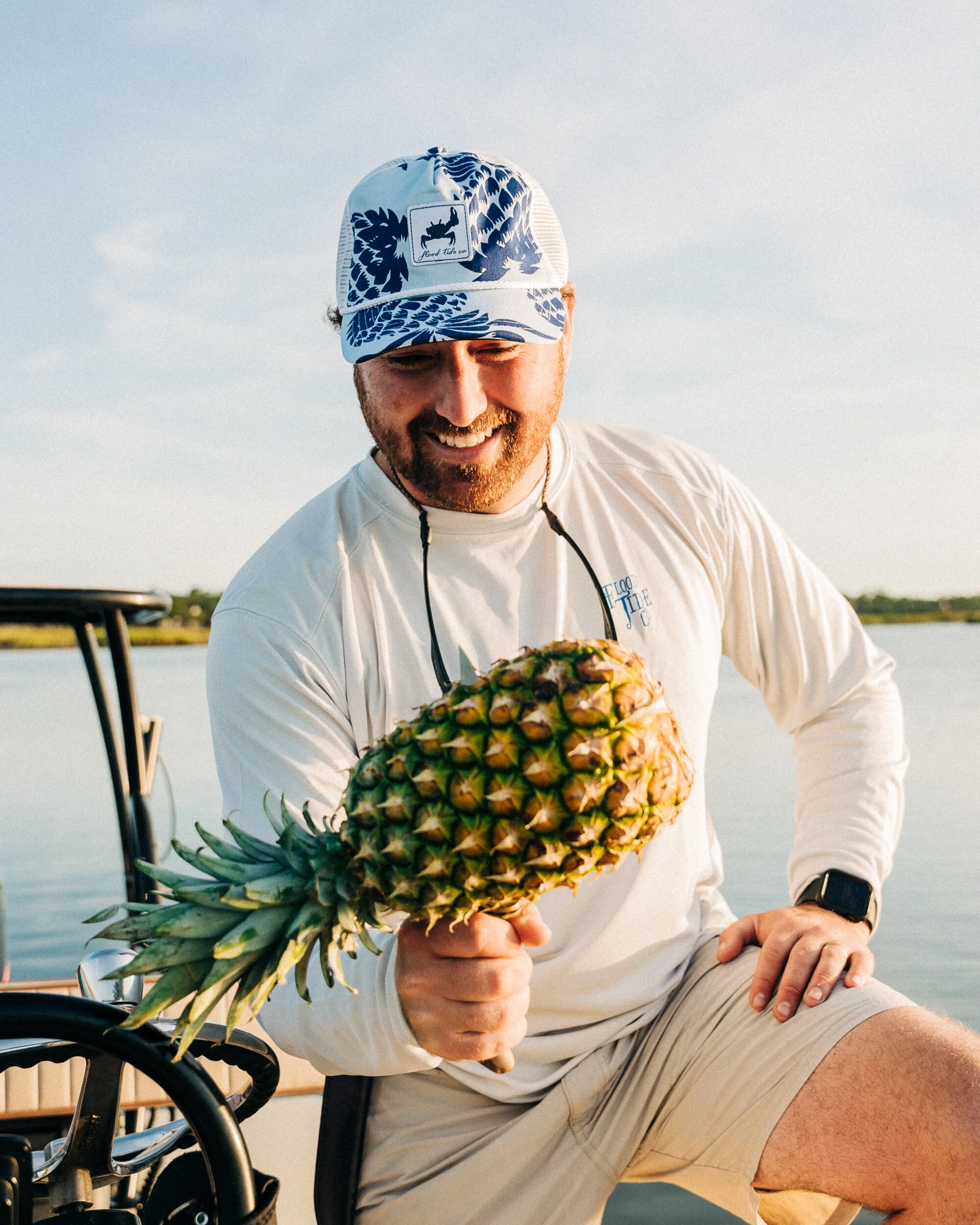 ropincrab_pineapple_trucker.jpg
