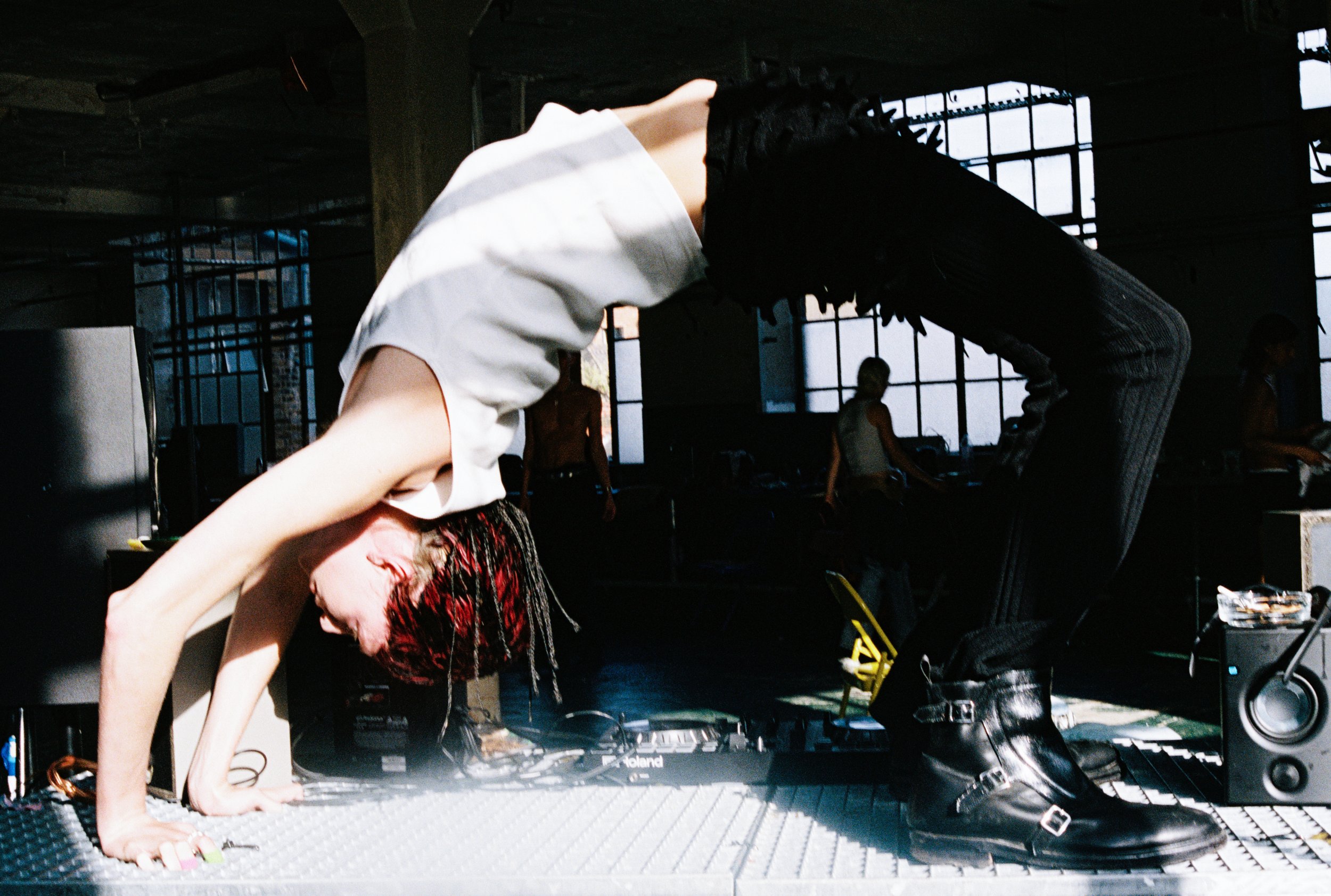 partysaveme 2LESCONTR.JPG