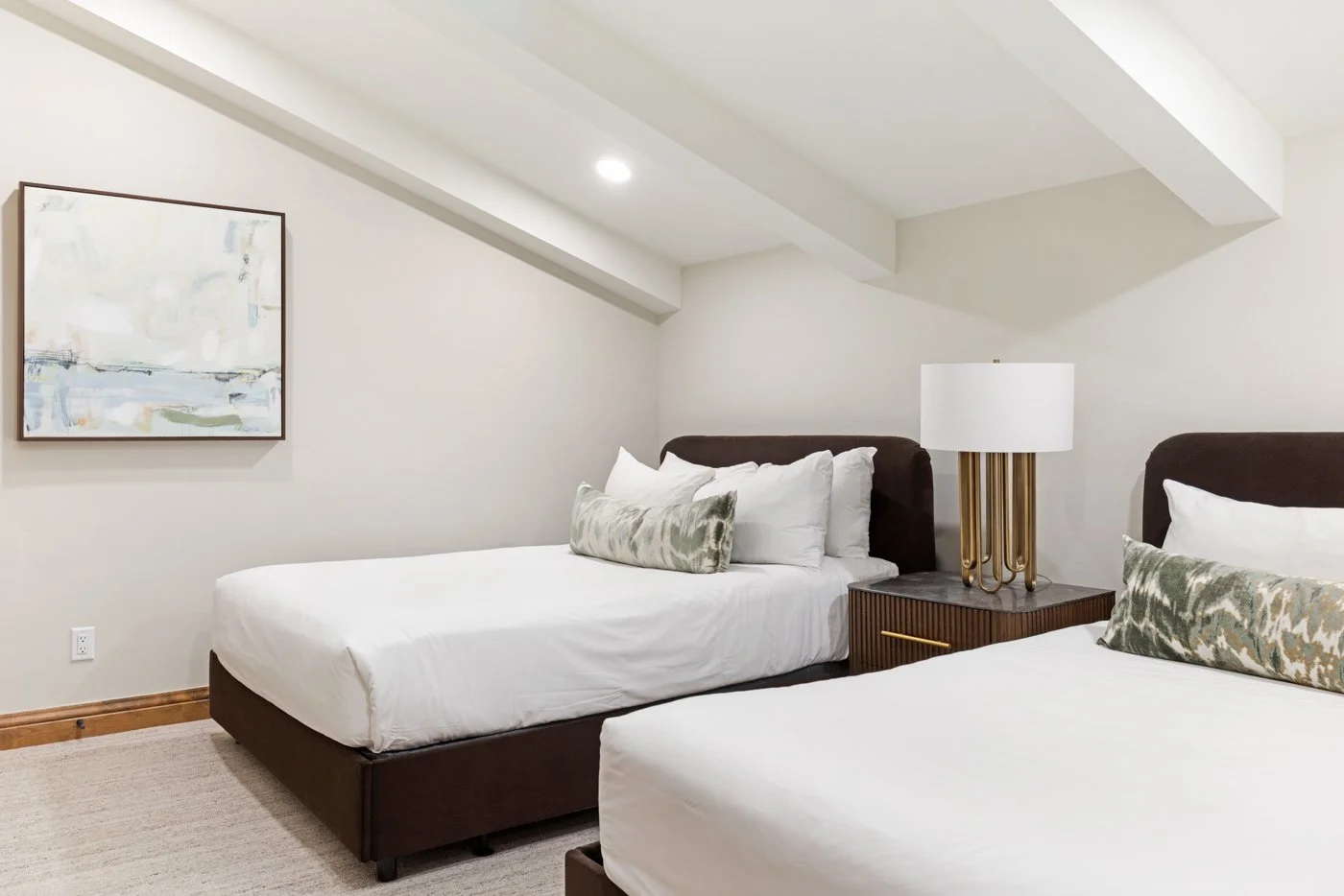 Lodge at Vail 354 MLS-25.jpg