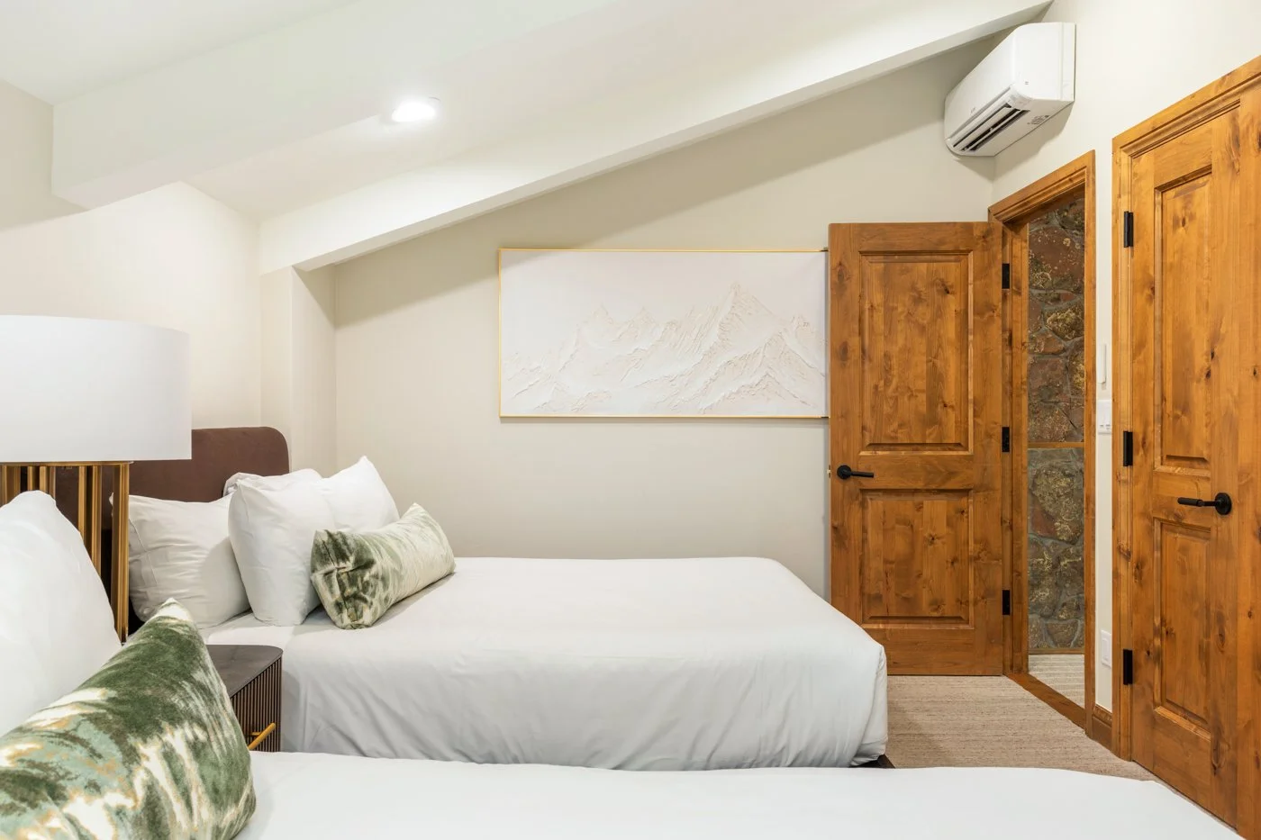 Lodge at Vail 354 MLS-1.jpg