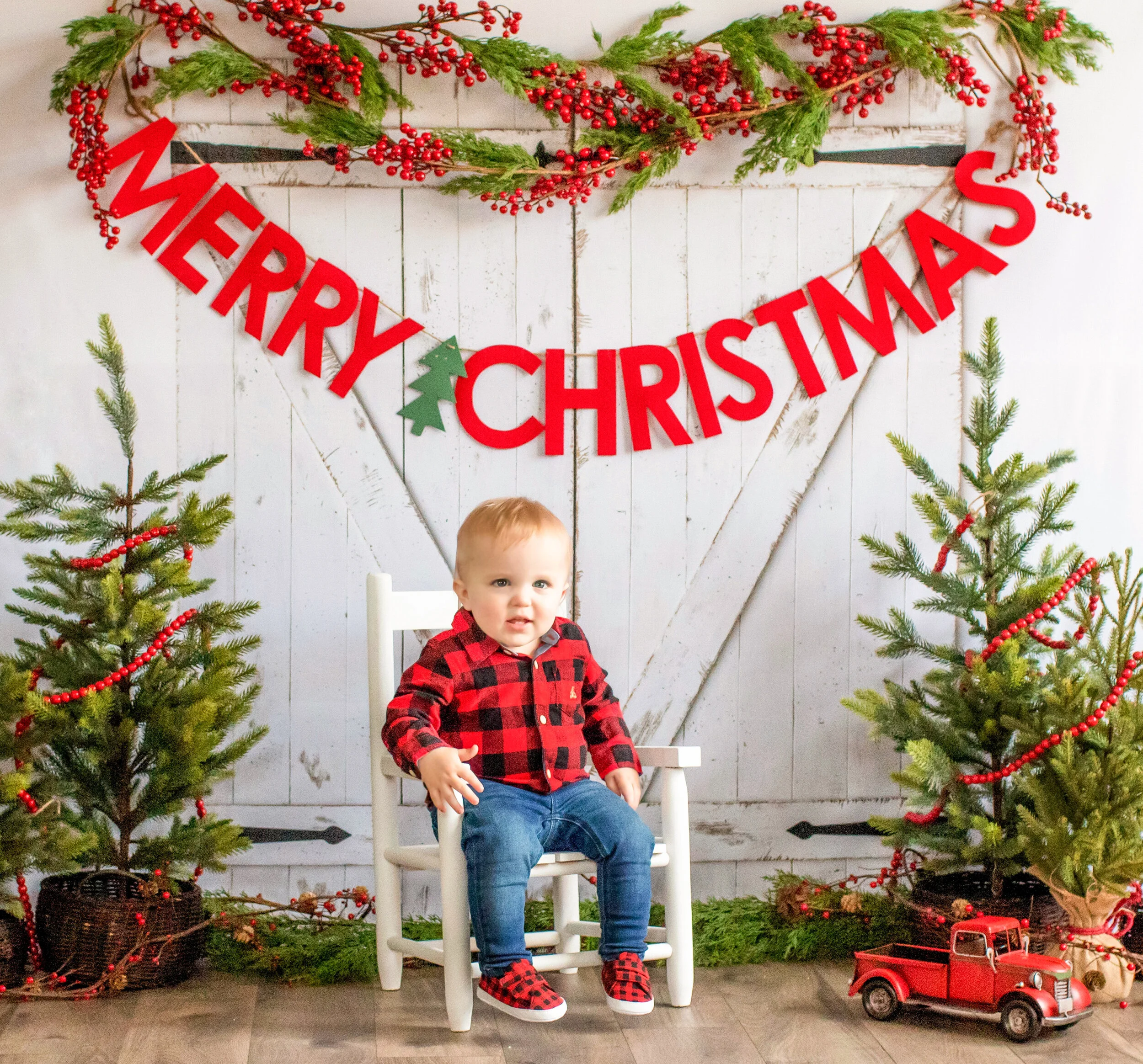 avery sitting in chair (1 of 1) f.jpg