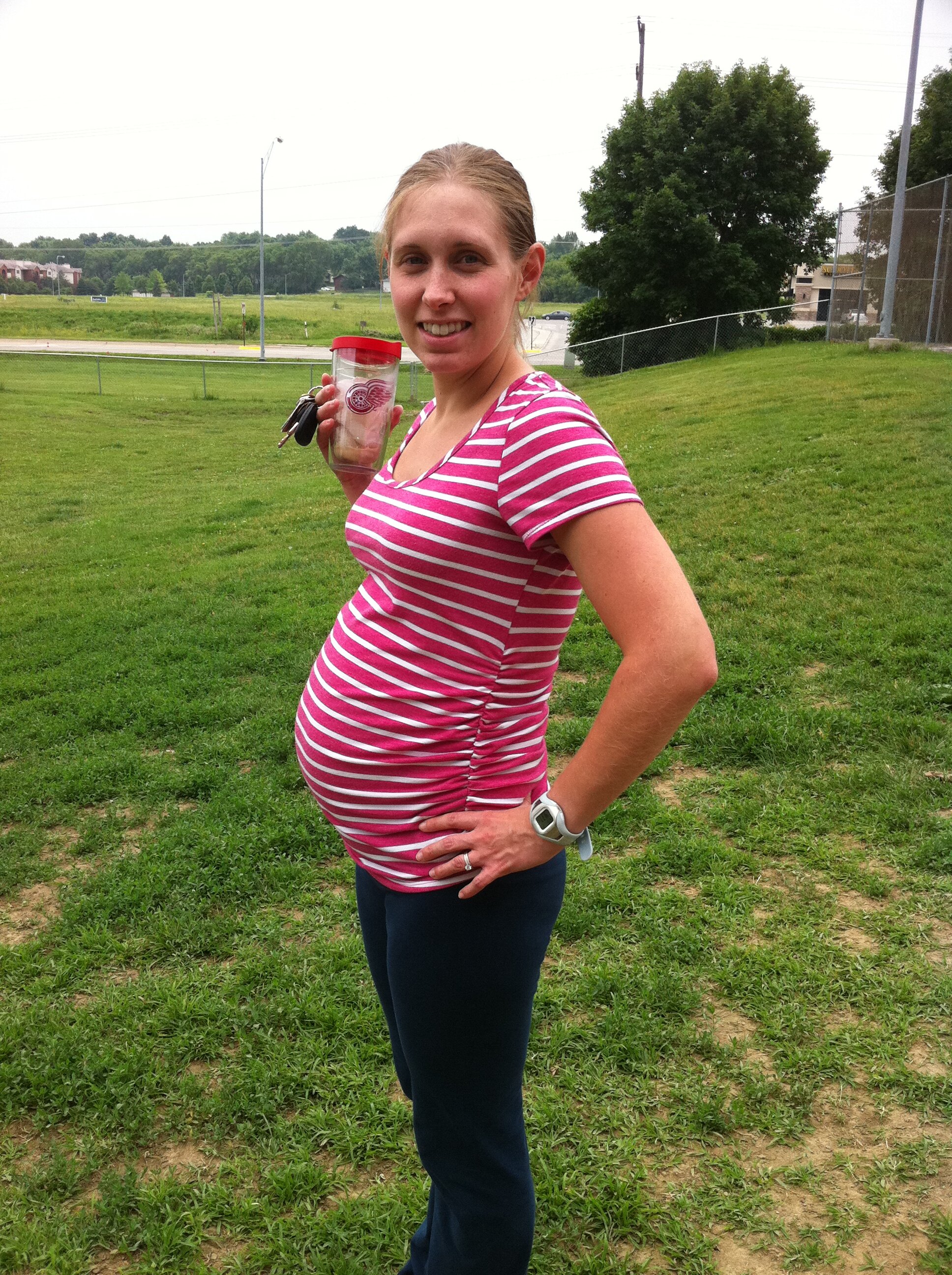 How to not gain too much weight during pregnancy (and stop being afraid of it)