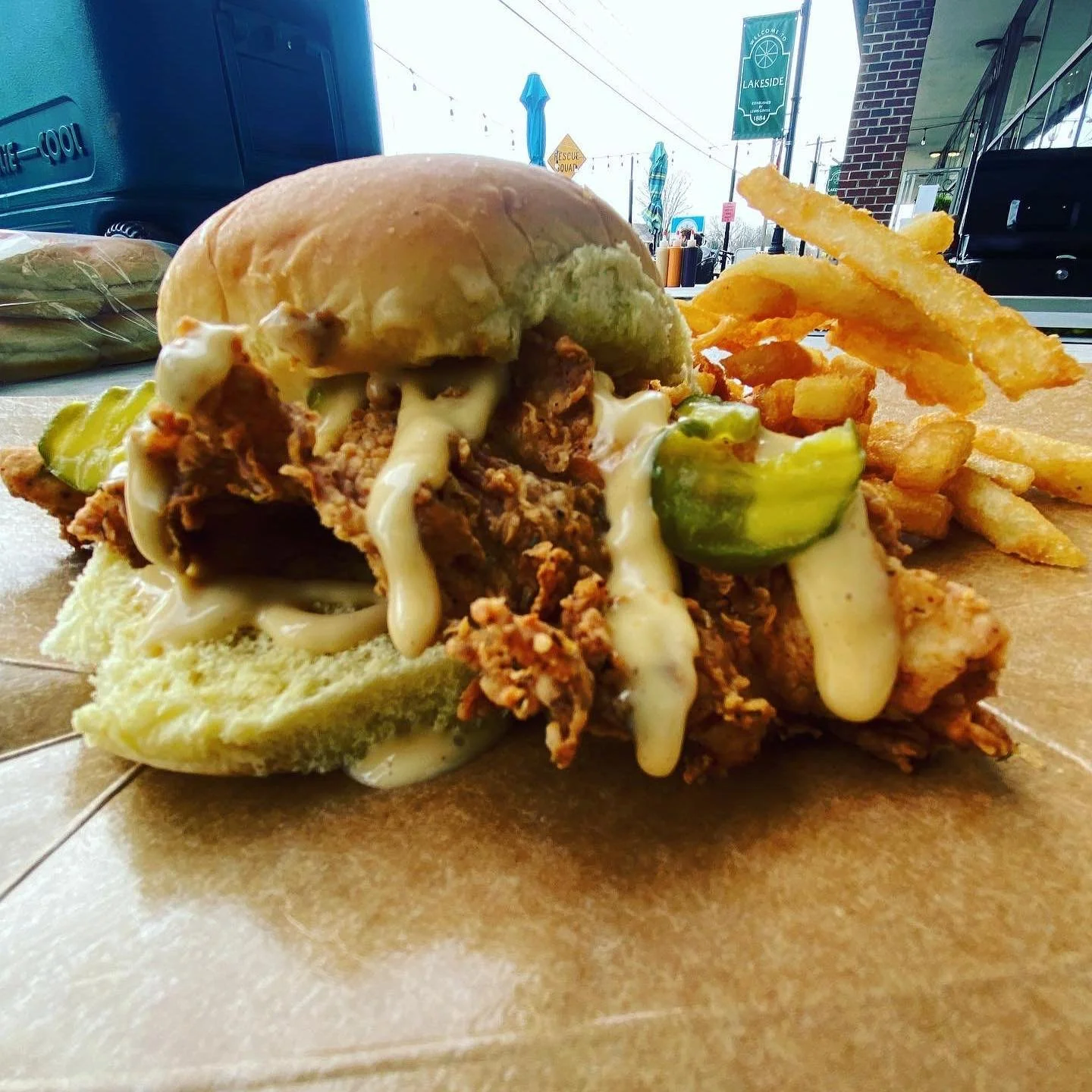 Food Truck: Cluck 'n Roll