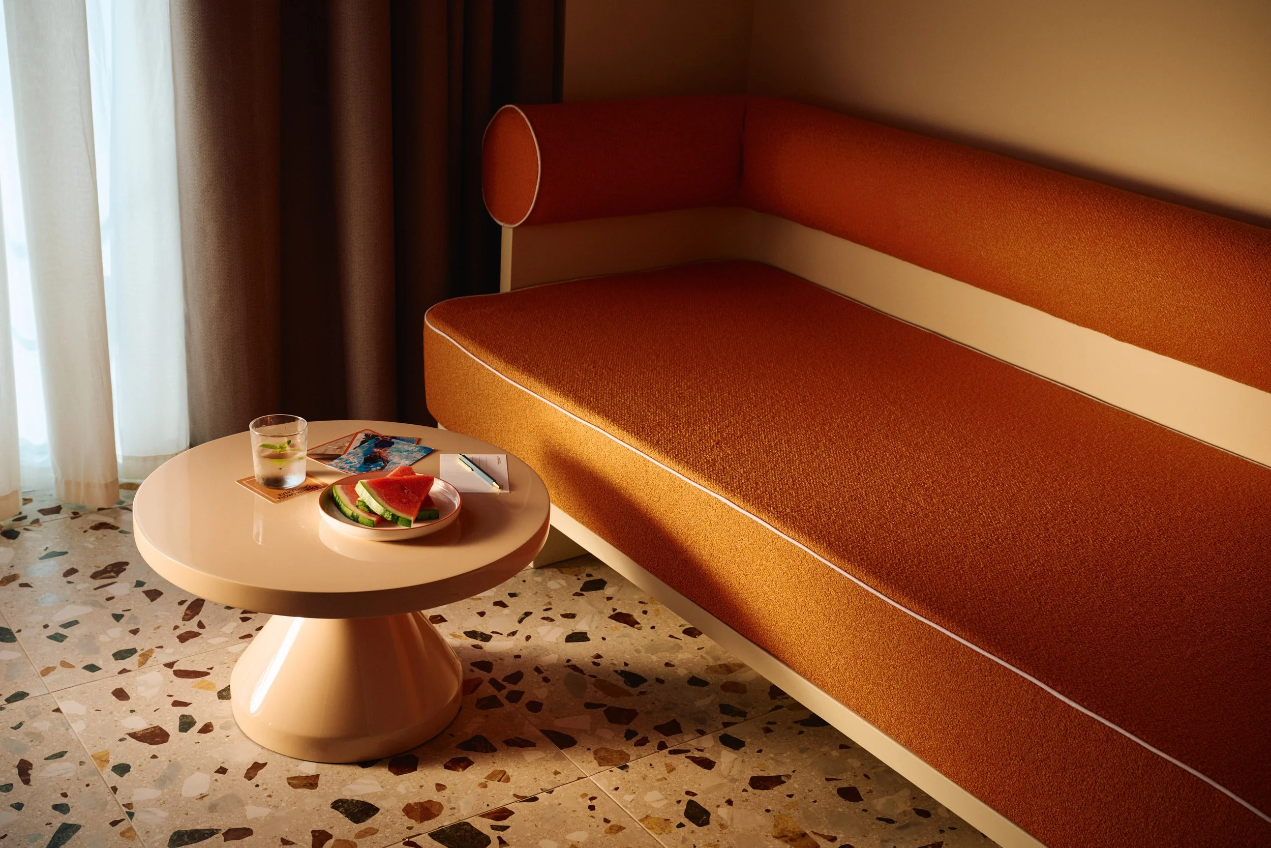 Hotel_Riviera_Room_12_Daniel_Schaefer_Studio_002_web.jpg