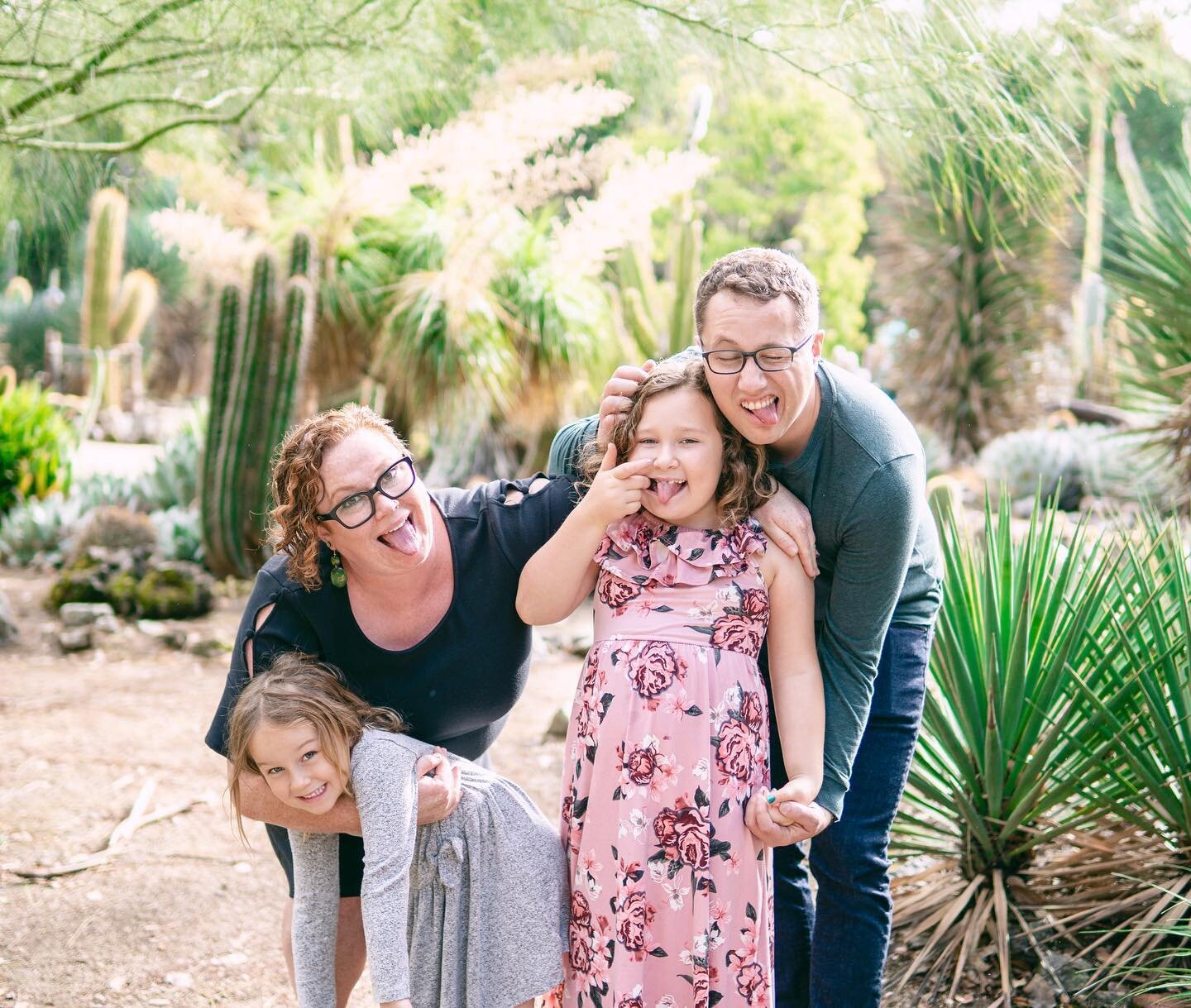 Don&rsquo;t know about you, but this school week has got us feeling 🤪 at least we are halfway through. 
To see all the photos from this session go to PictureHummable.com 💕
*
*
📸 by Juliet in the Bay Area
*
*
#familyphotography #picturehum