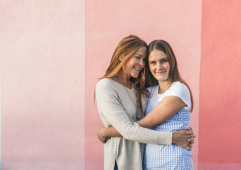 I mean, can you even?? Just the best. 💕💕💕 
*
*
📸 by Irina in San Diego
*
*
#likemotherlikedaughter #minisession #theminiseshboard #sandiego #picturehum