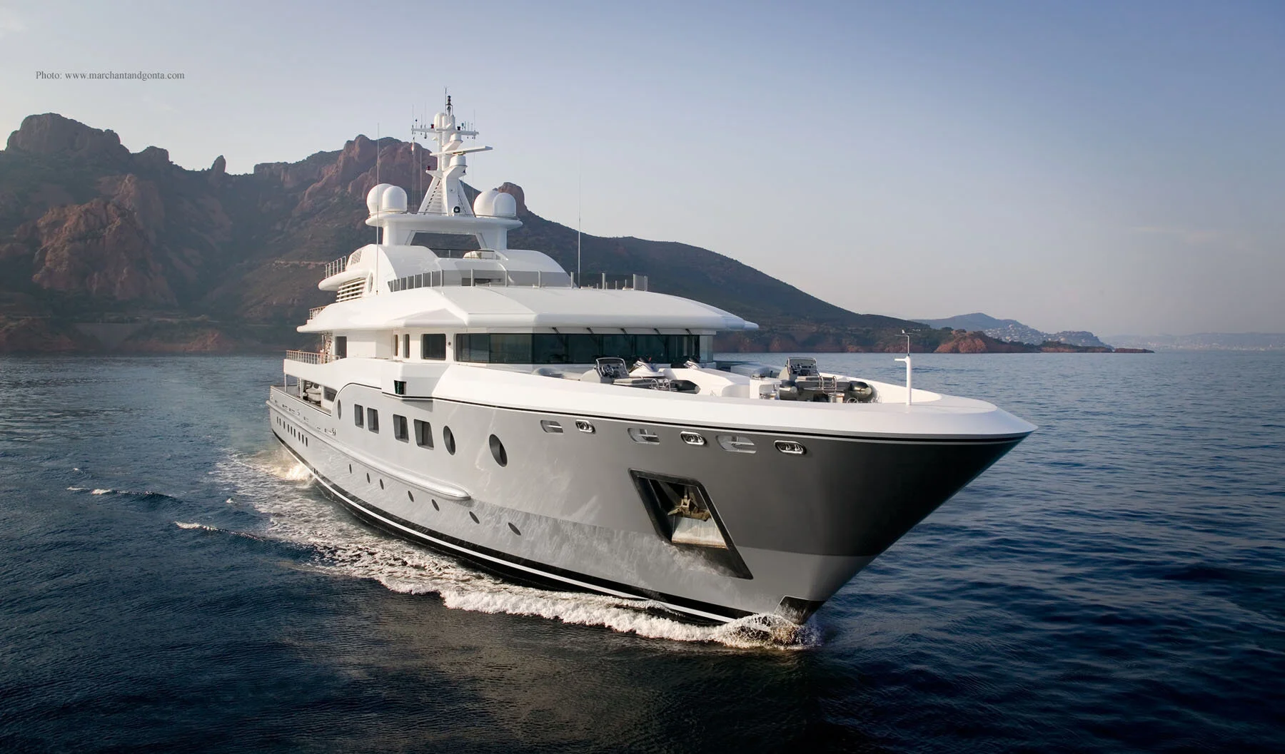 01_kogo_opus_luxury_management_01a.jpg