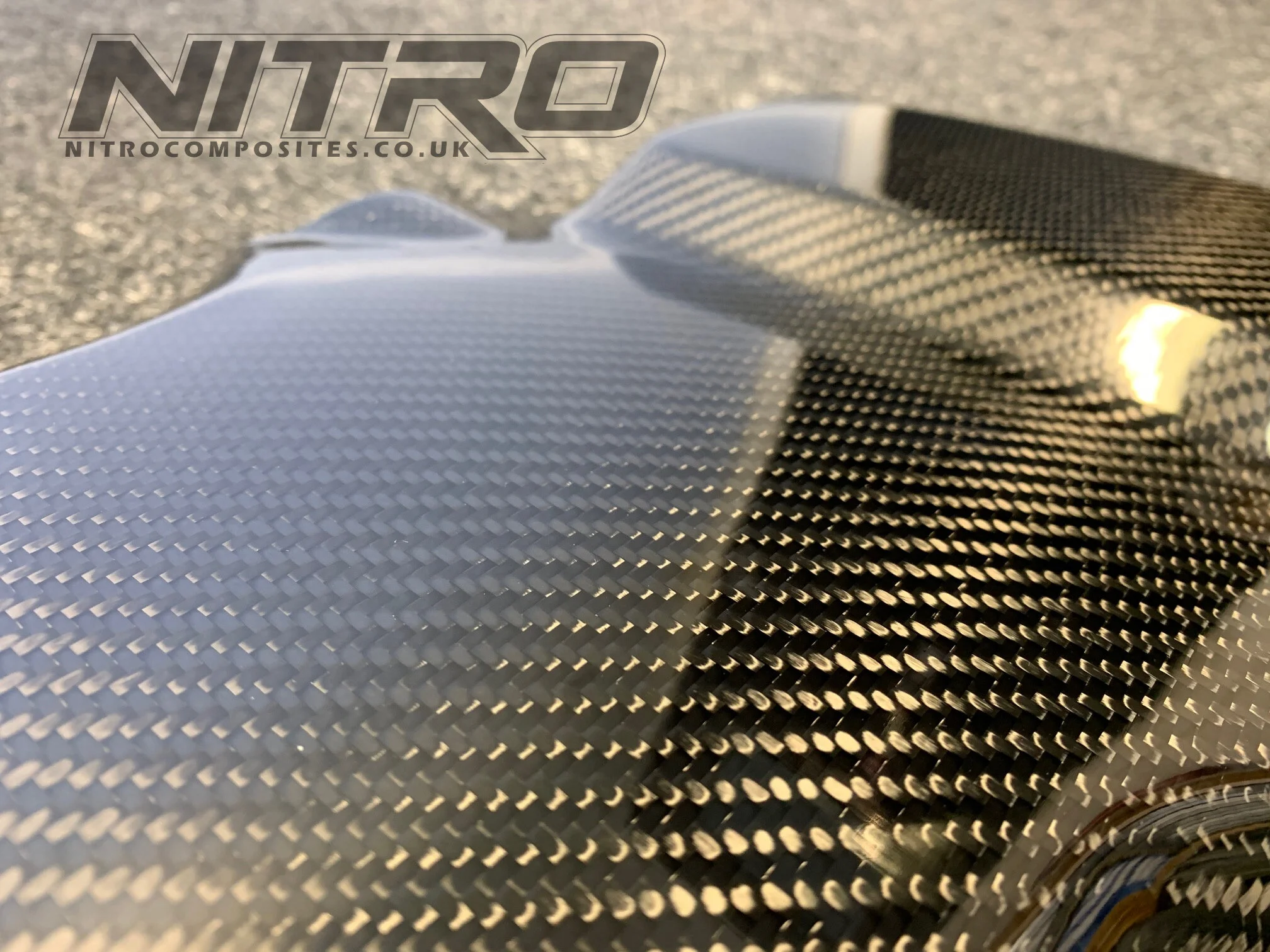 AUDI RS6 C6 (20082010) Carbon Fibre Engine Cover for 5.0L V10 TFSI