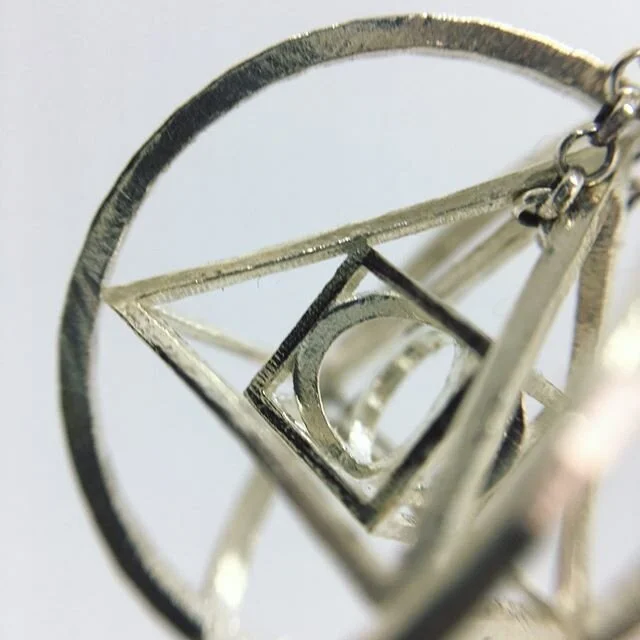 Introducing the 3D, geometric philosopher&rsquo;s stone! ⚗️🧪💎
Designed by me and printed and cast in #silver by @shapeways
Check out my shop for more designs! Link in bio. #jewelry #philosophersstone #studioanolen #jewelrydesign #shapeways #handmad