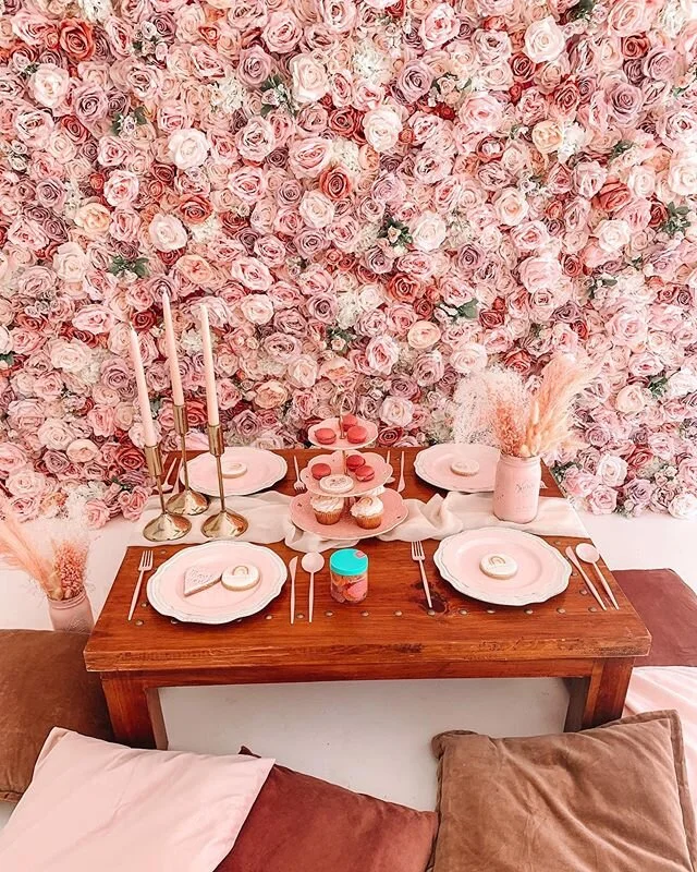 ✨GIVEAWAY! ✨We have partnered with our favorite Houston vendors  to give a lucky participant a beautiful party! (bus, flower wall, picnic for 4, photoshoot, balloons and desserts)
To participate:
1. Follow @picnicsinthecity
Follow @houstonflowerwallc