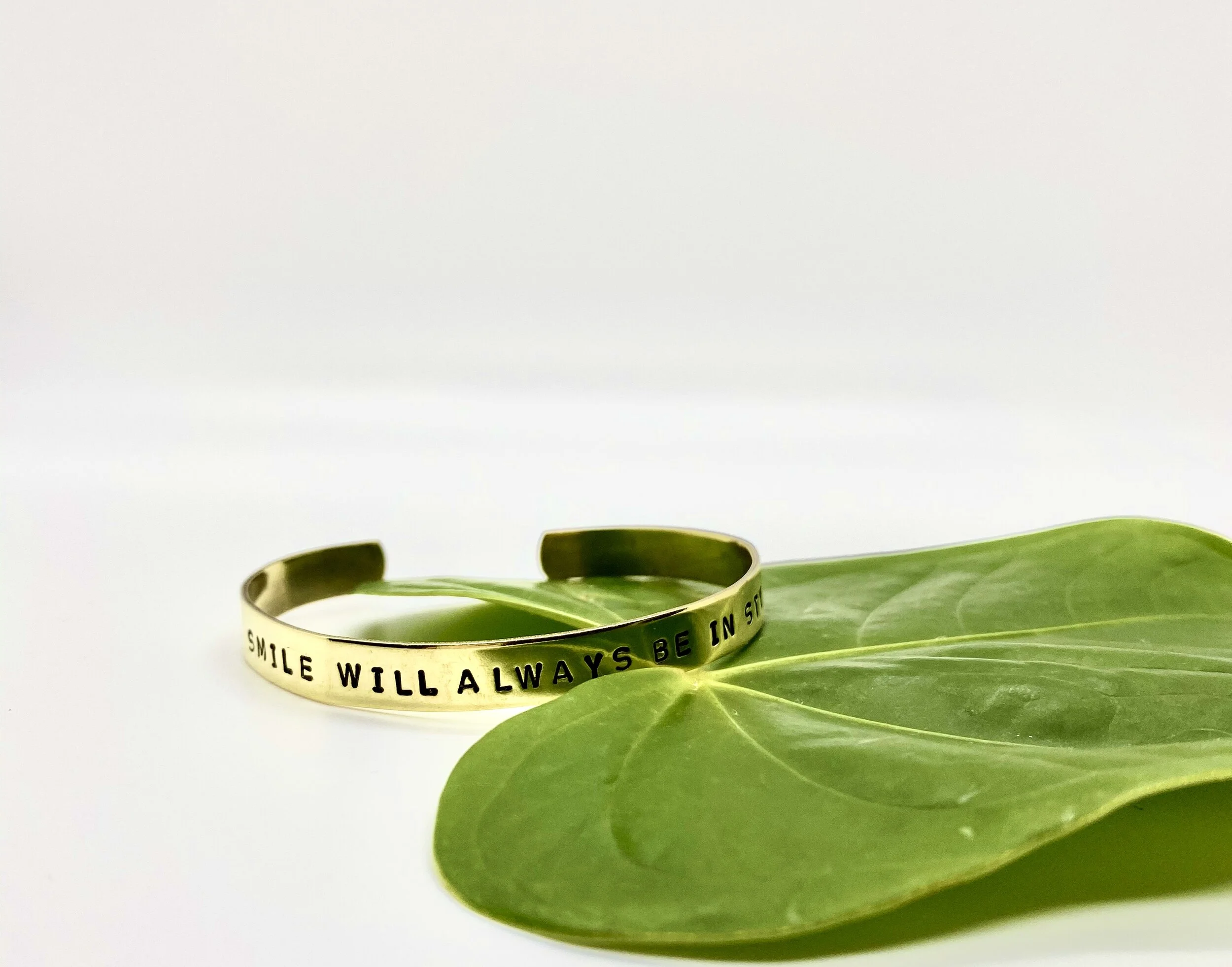 SMILE ALWAYS IN STYLE GOLD BRIGHT.JPG