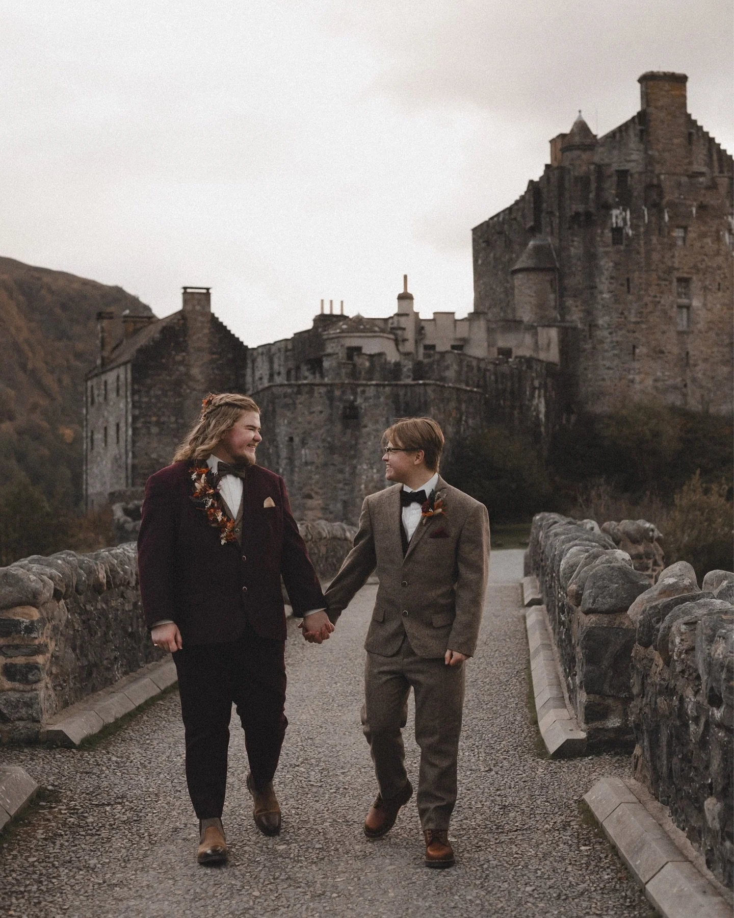 Their happily ever after 🤍
At Eilean Donan Castle, Connor & Danny exchanged their vows surrounded by still waters and centuries of history  but all that truly mattered was the love between them.
Every glance, every smile, every word spoken was