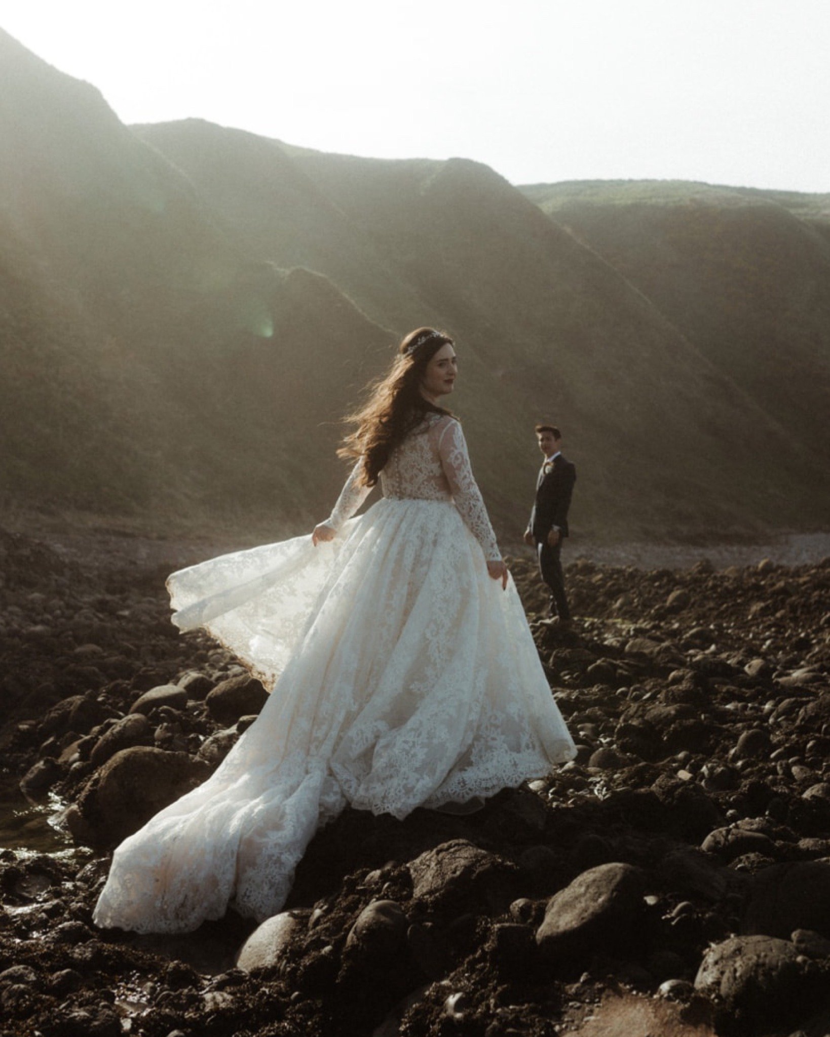 Take my hand and follow me. 🤍

On the rugged edge of Scotland&rsquo;s north east coast, Teddy and Eliza stepped into a place shaped by wind, stone and centuries of stories. A castle standing firm against the elements, just as they stood together.

S