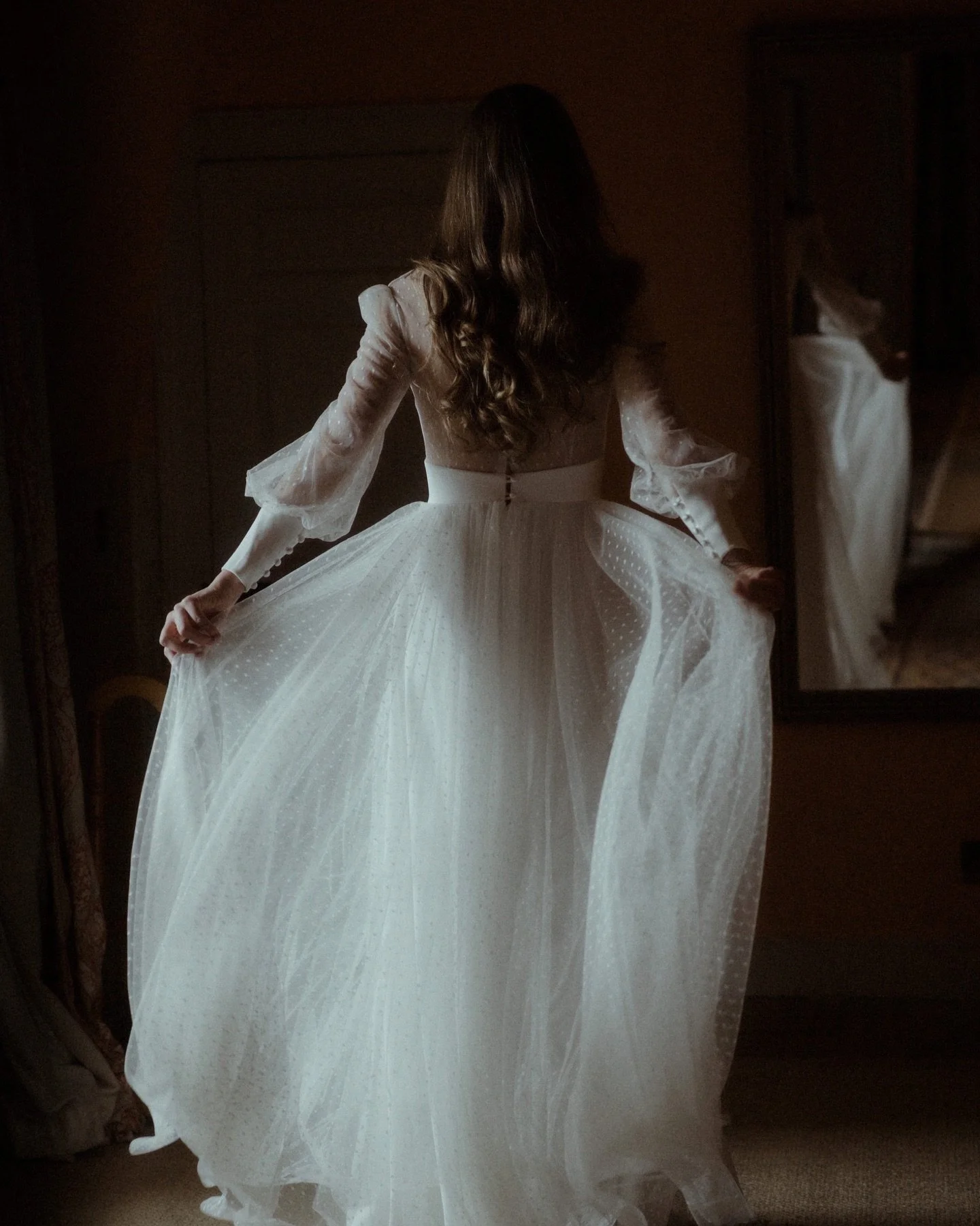 Tucked away in the Scottish Borders, Neidpath Castle feels like stepping into another time.

Historic stone walls, quiet corridors, and soft light pouring through old windows created the perfect space for Alexa to quietly get ready before the day beg