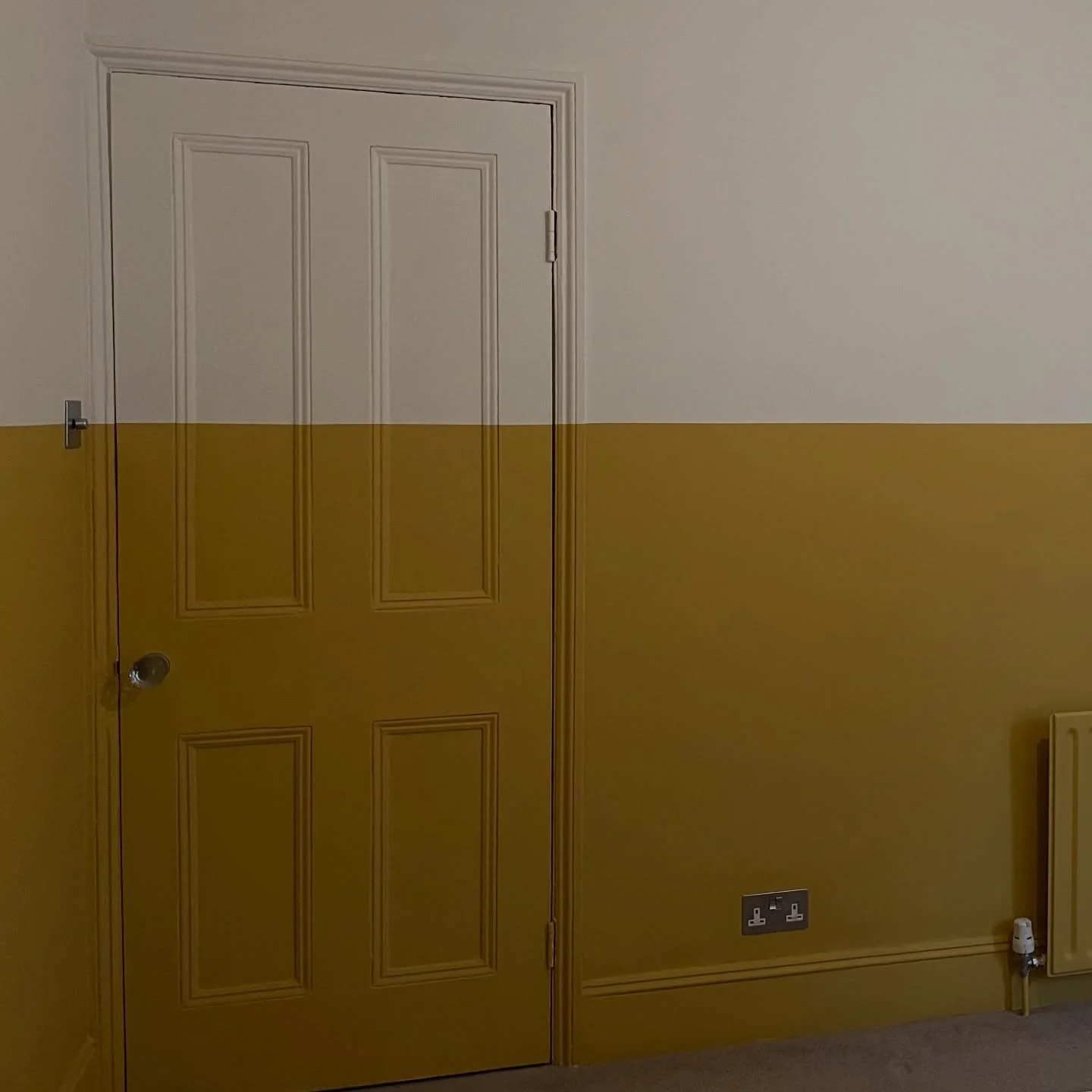 We had so much fun giving this wall a two-tone makeover, and love how the finished product worked out!

Getting a perfectly straight line can be hard, so here&rsquo;s a tradie tip for you...

Measure and mark where you want the line to be, tape it ca