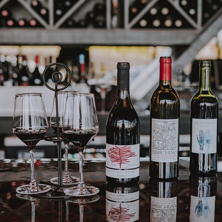 ⭐️ September Spotlighted Flight! ⭐️

Check out our featured flight of the month - Flight #9! This delicious flight features light-bodied reds from France and California. Join us till 10pm and give this tasty trio a try!

#VintageVine100 #WineFlight