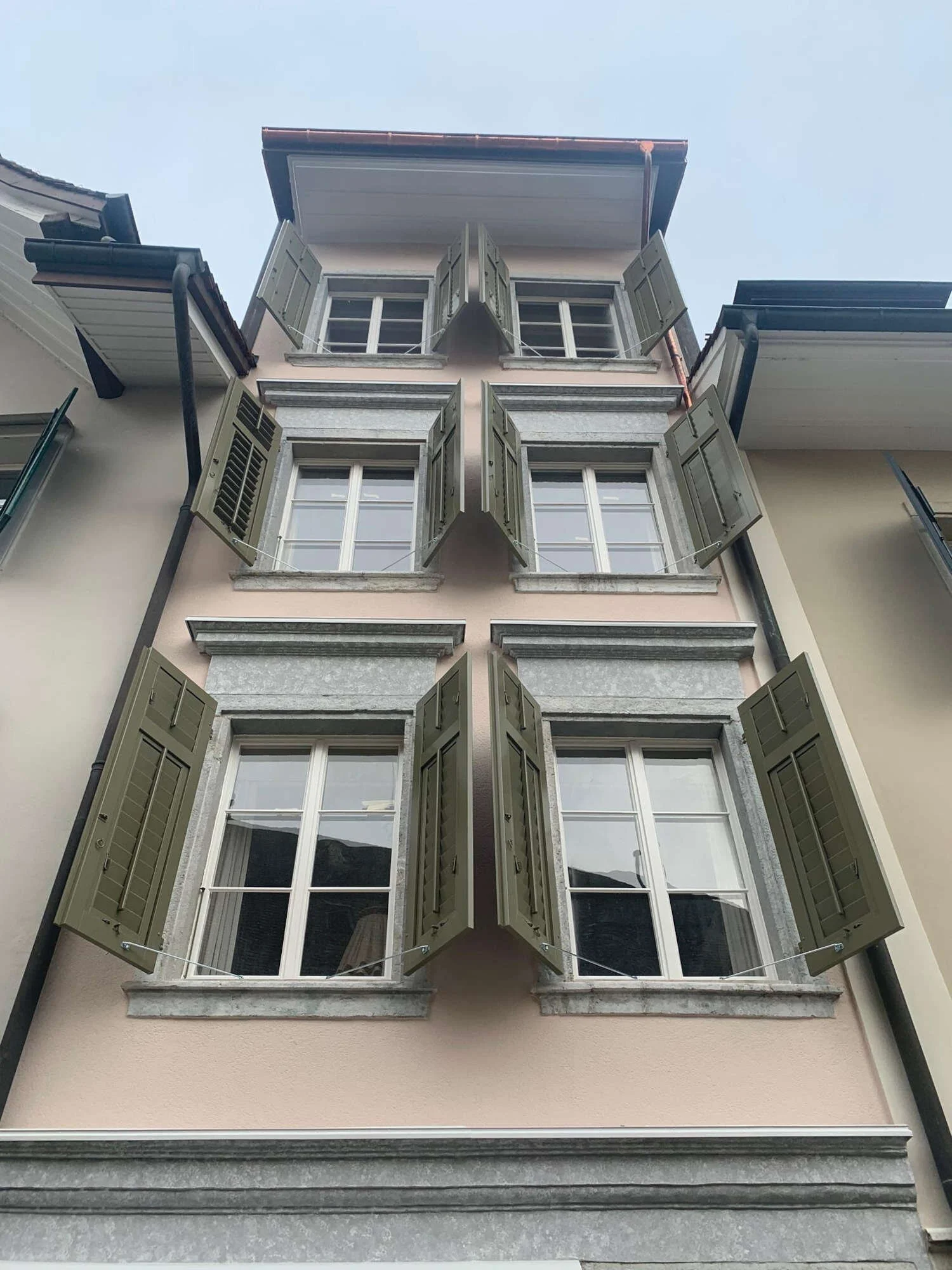 Jalousinen aus Holz