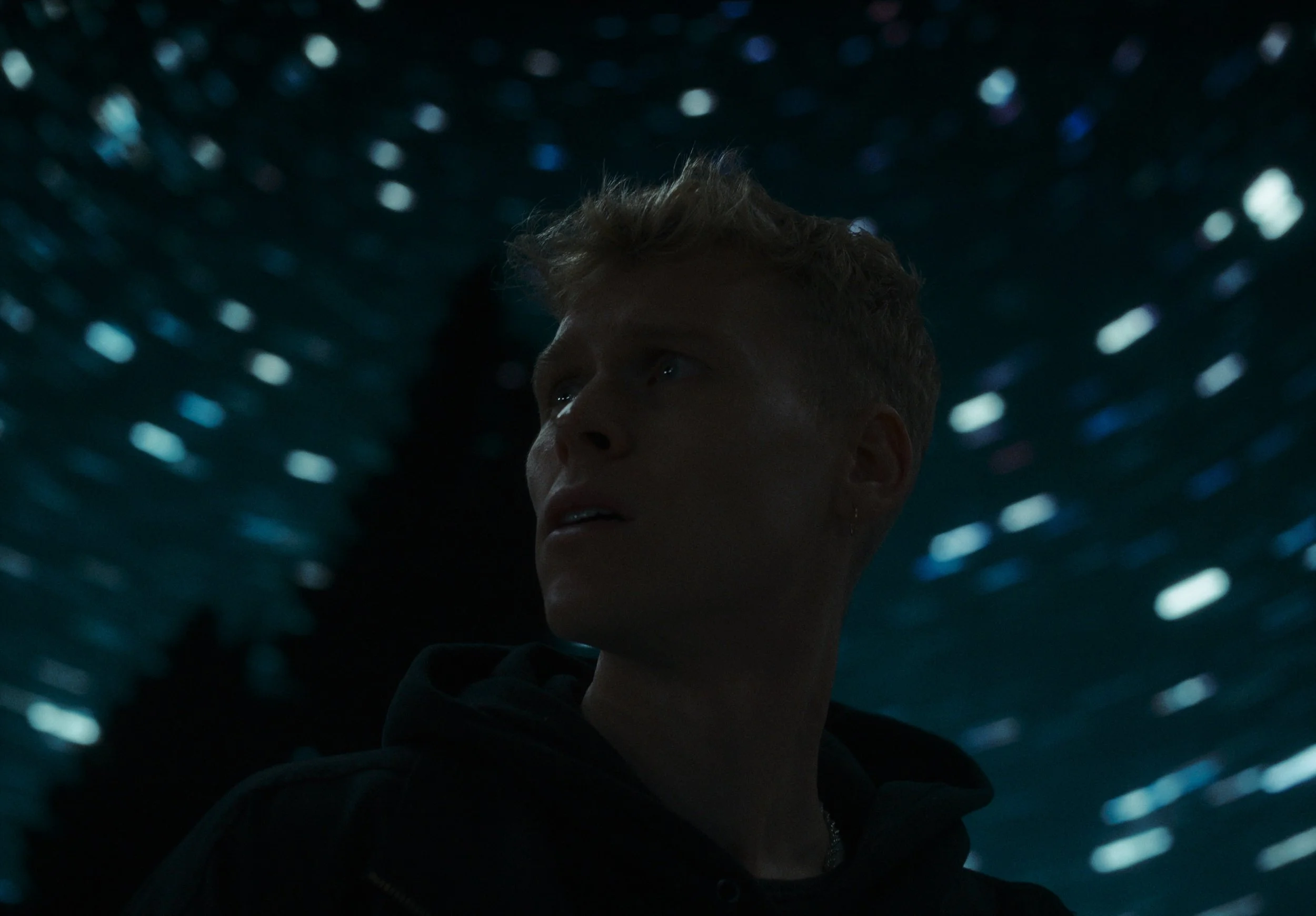 Fractures - DoNothing_ProRes_422_HQ.mov_snapshot_03.48_[2023.05.18_15.21.44].jpg