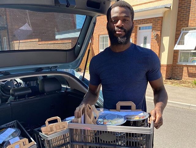 Supporting our local heroes.  Pleasure collaborating with boxer @joshuabuatsi to provide lunch to our NHS staff today. 
#stayathome #stayalert #nhsheroes #staysafe #catering #lunch #cateringservice #onthemenu #NHS